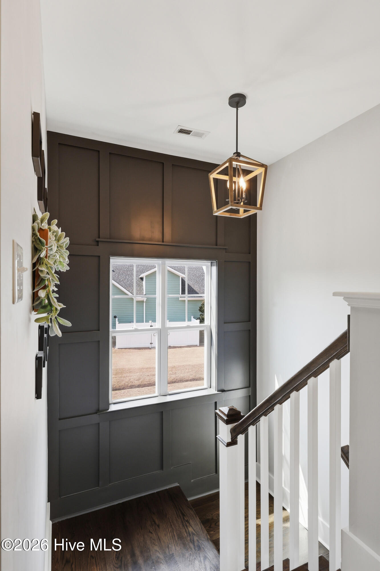 100561471 | Photo 27