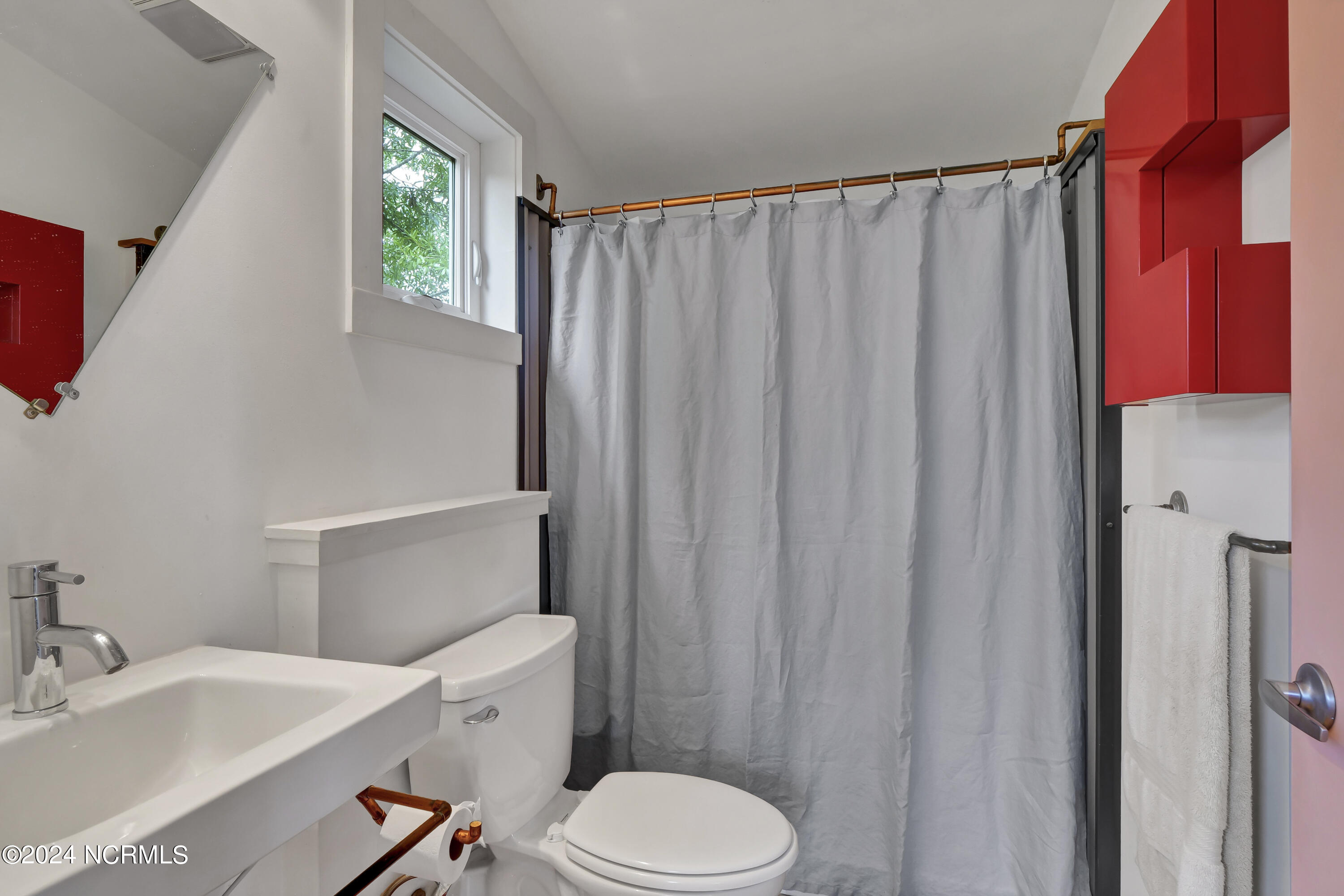 100552771 | Photo 53