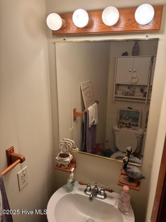 07-Half Bathroom