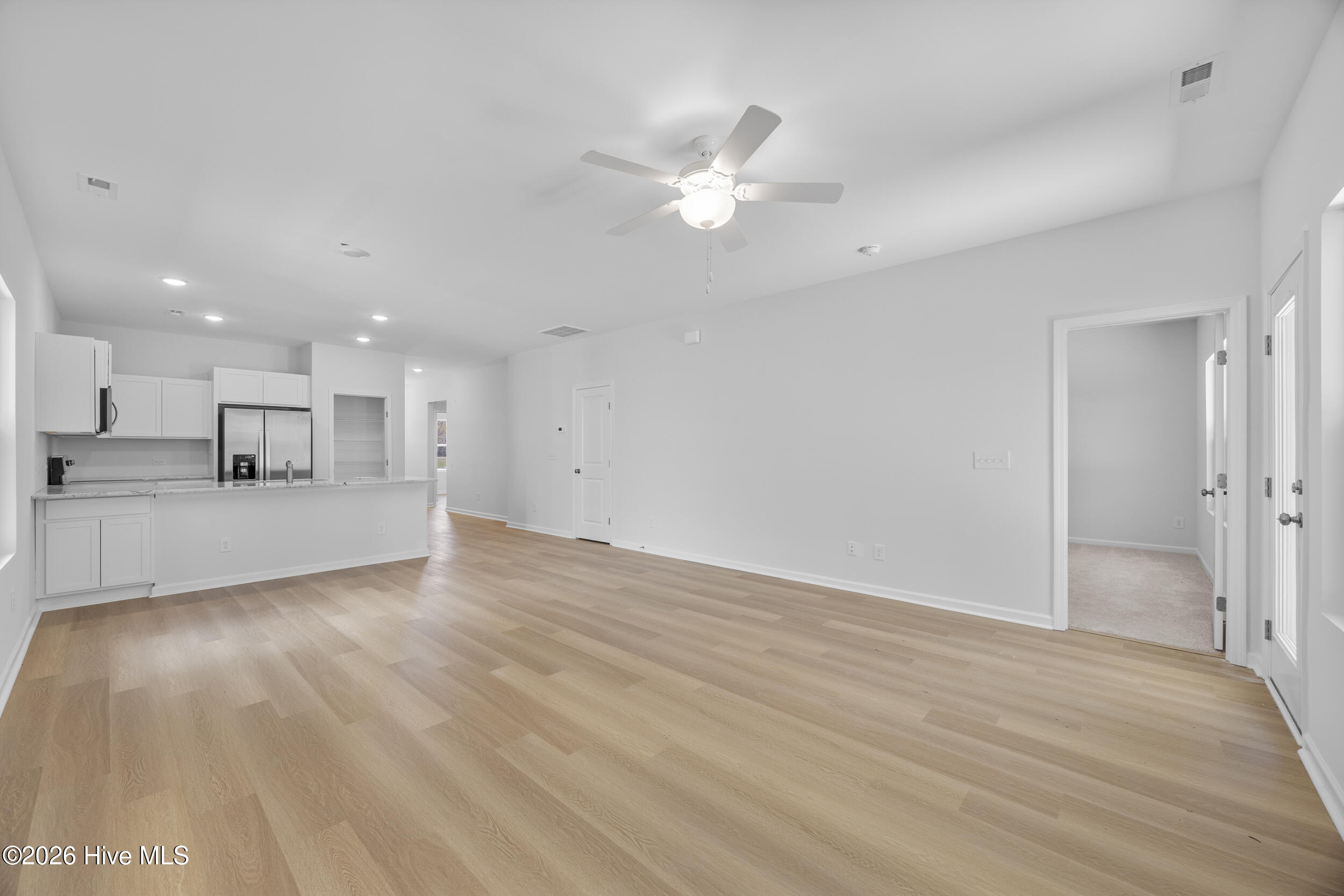 100556488 | Photo 21