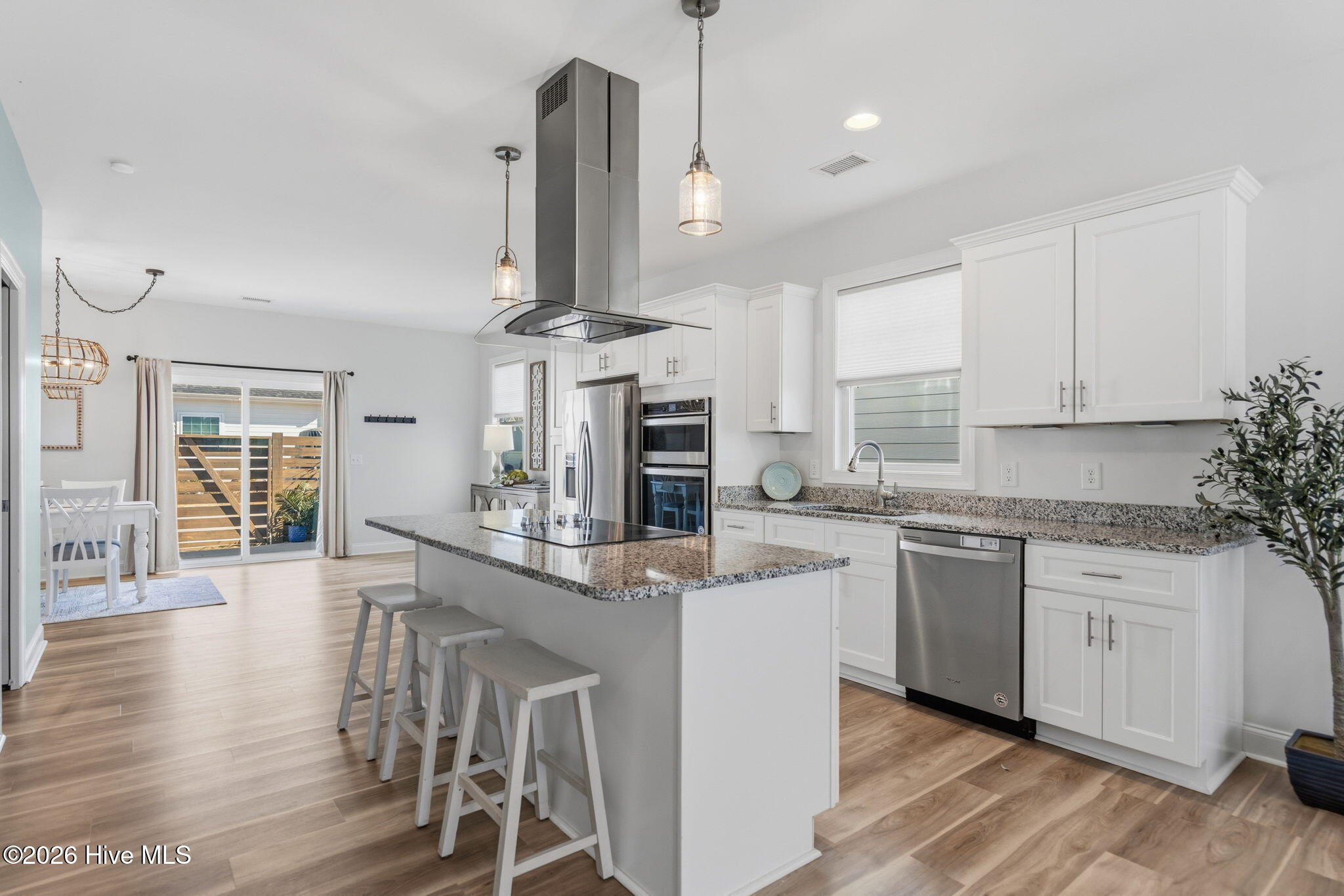 100558754 | Photo 10