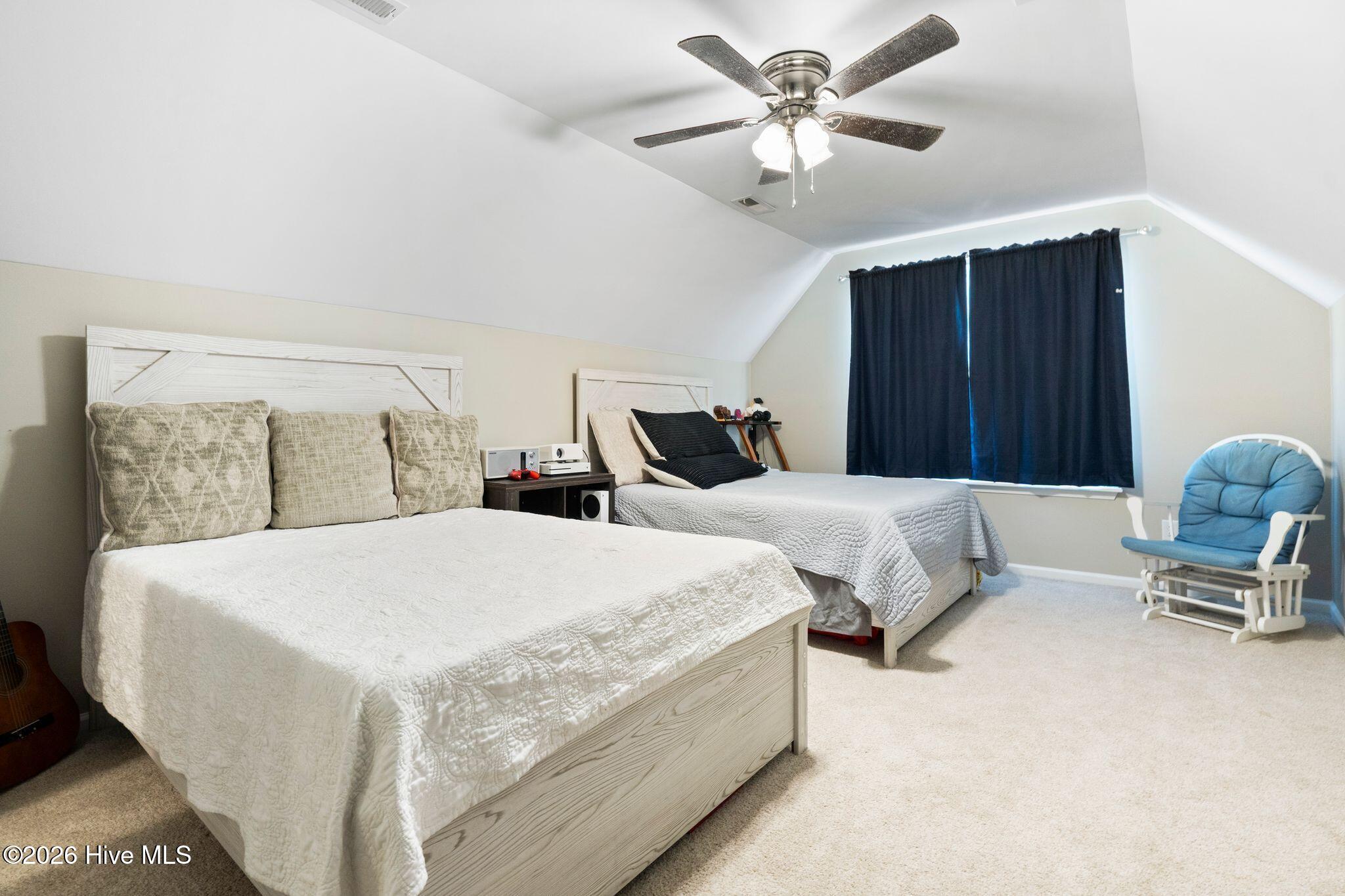 100553781 | Photo 24