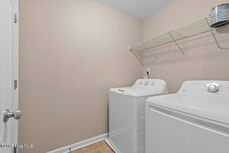 100530427 | Photo 24