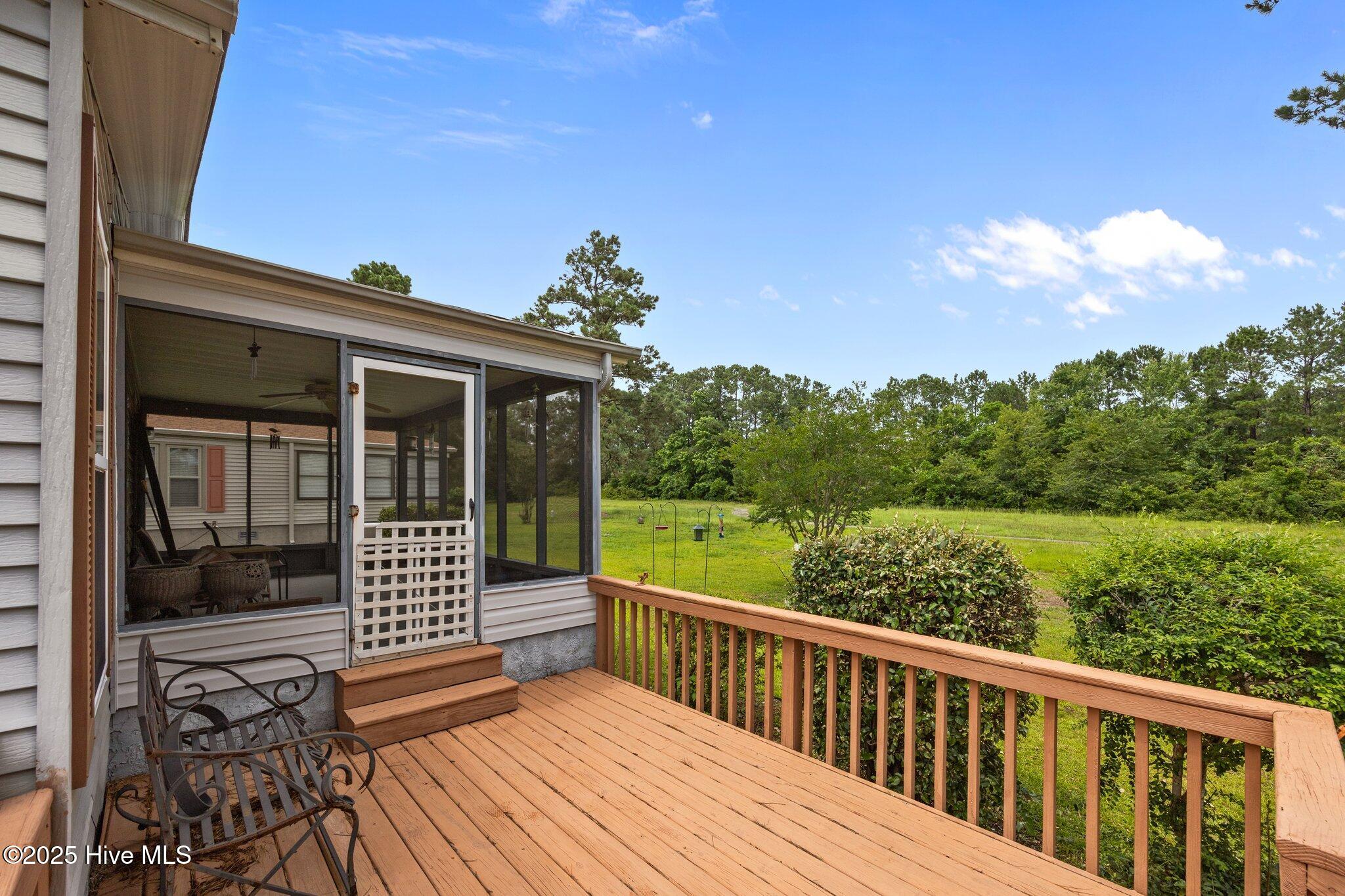 100514117 | Photo 27