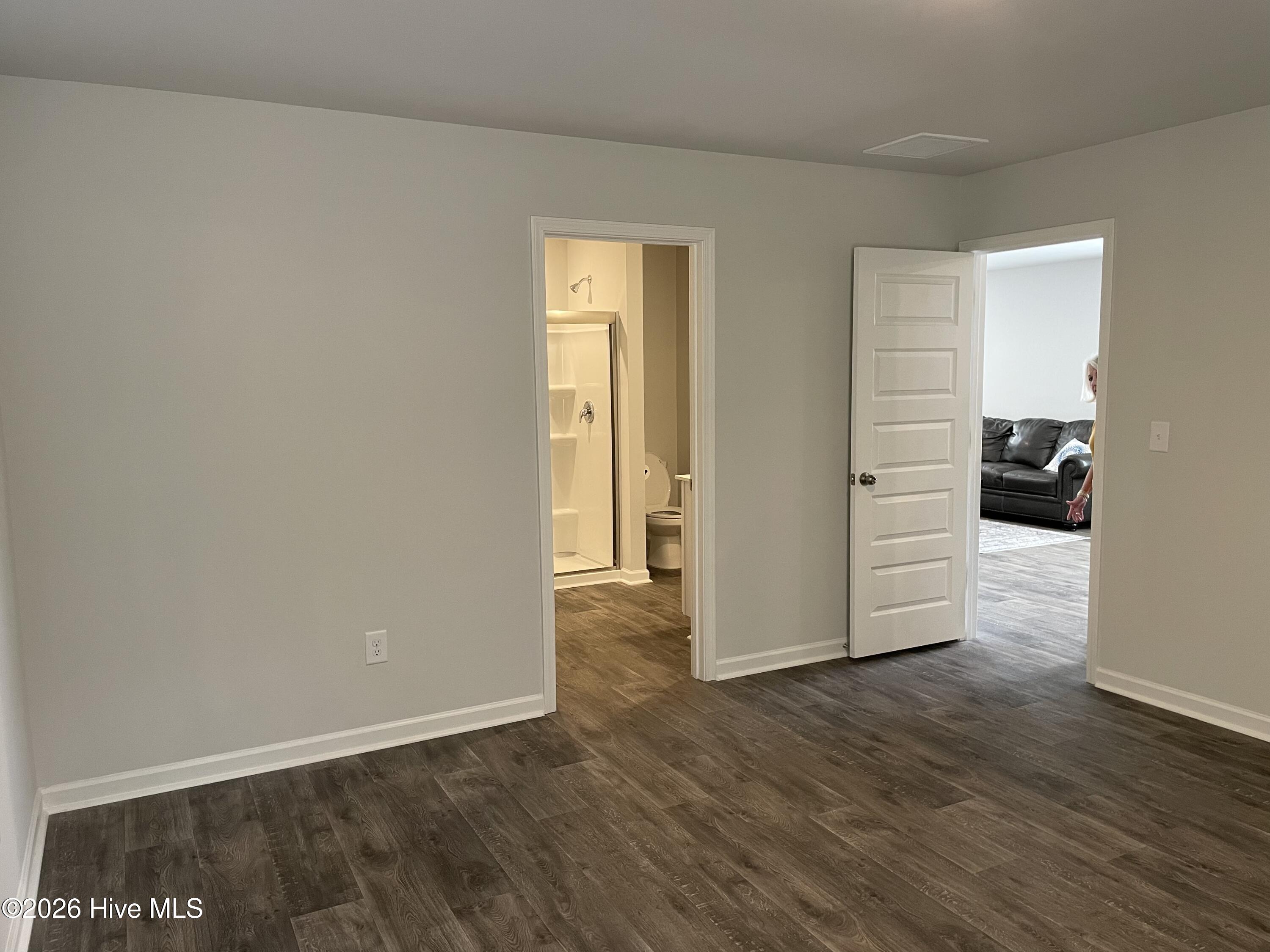 100560586 | Photo 26