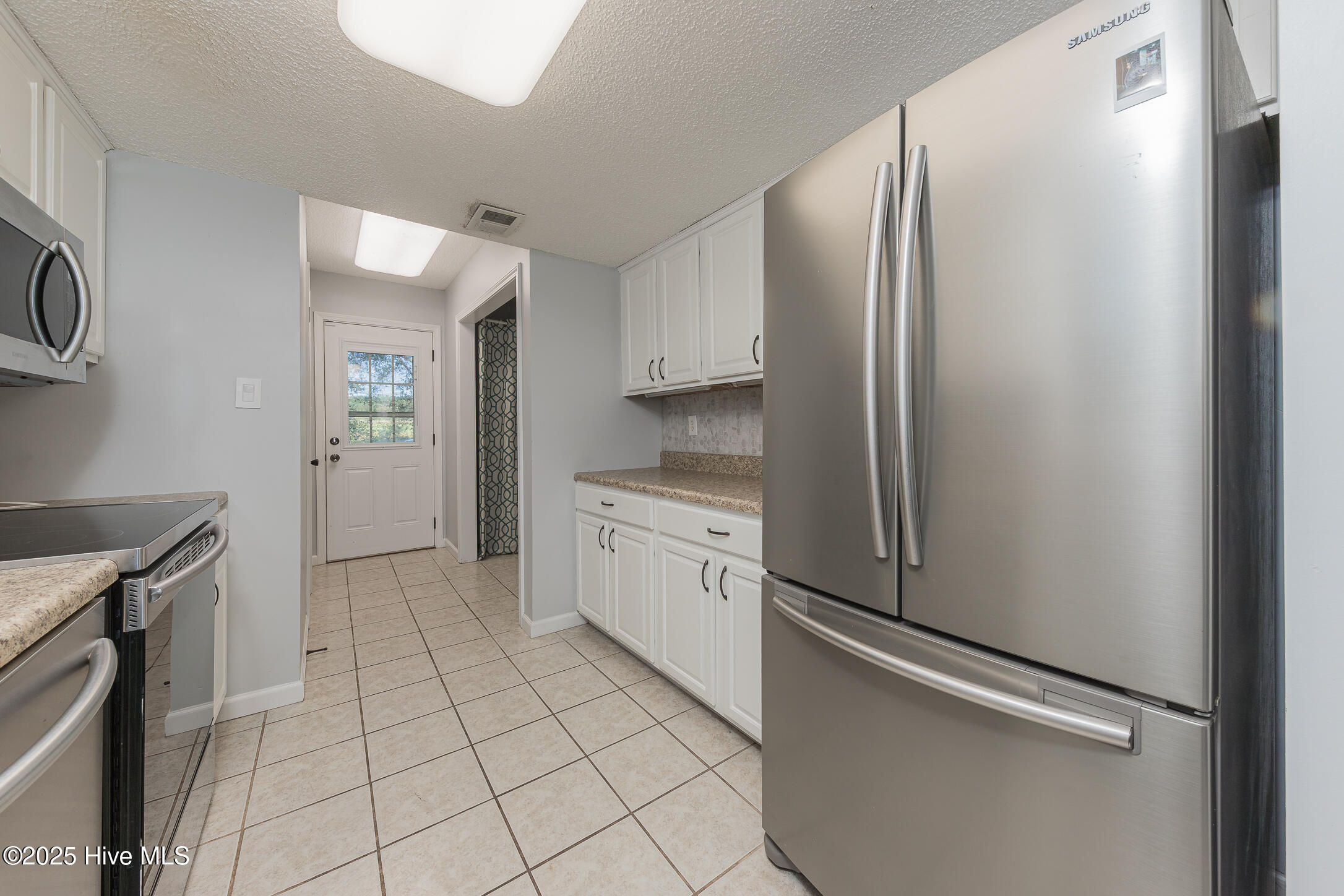 100537382 | Photo 11