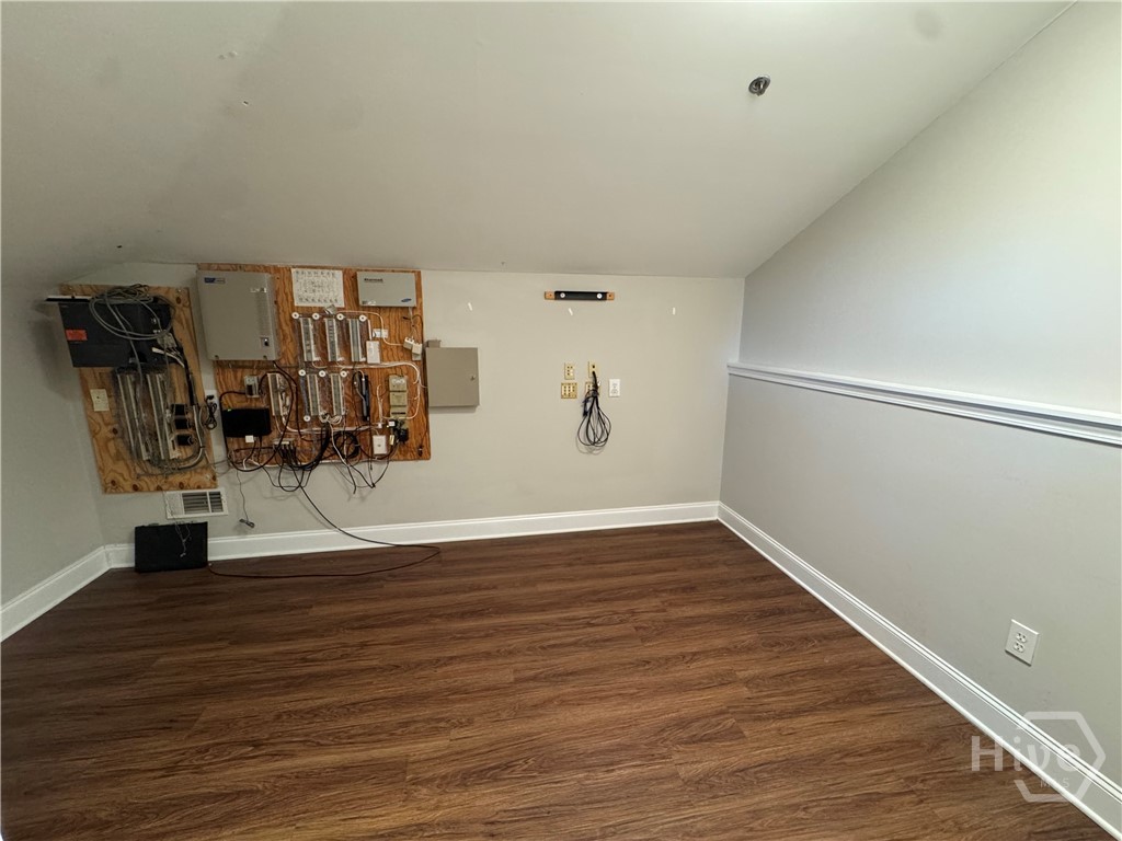 IT room / flex space