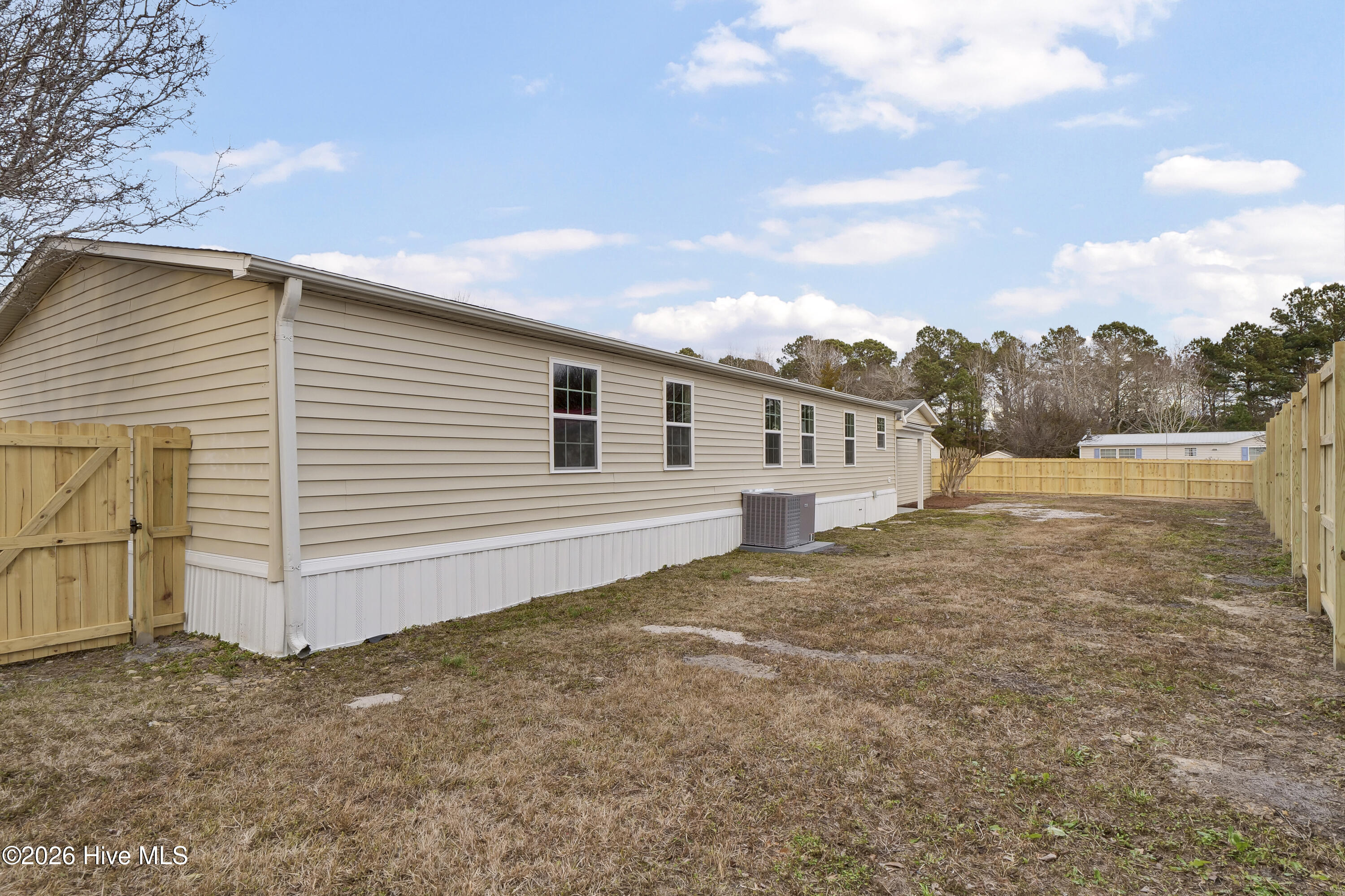 100550889 | Photo 31