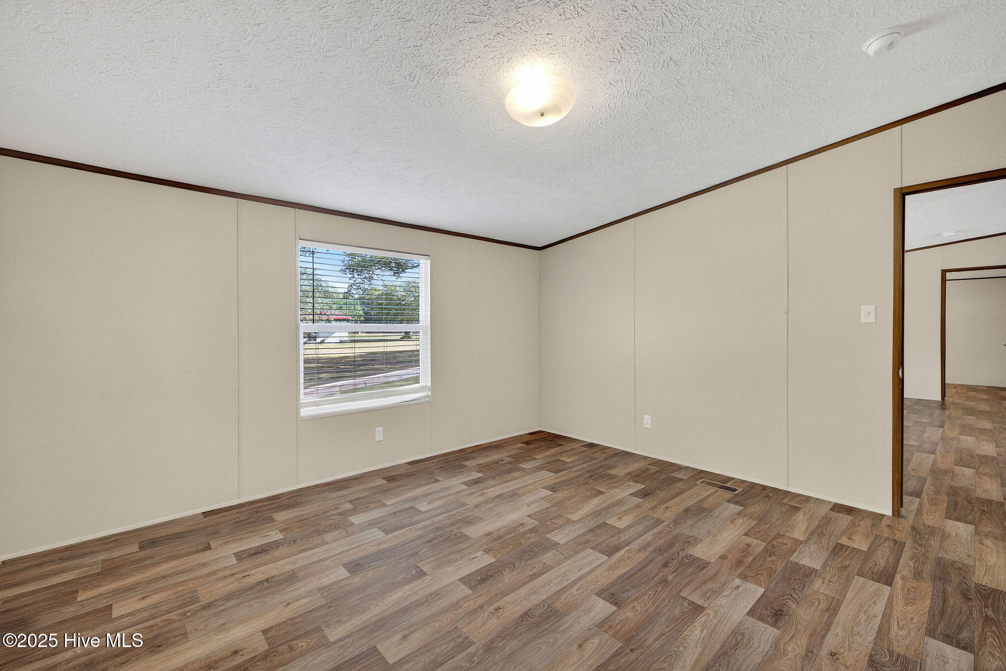 100537876 | Photo 27