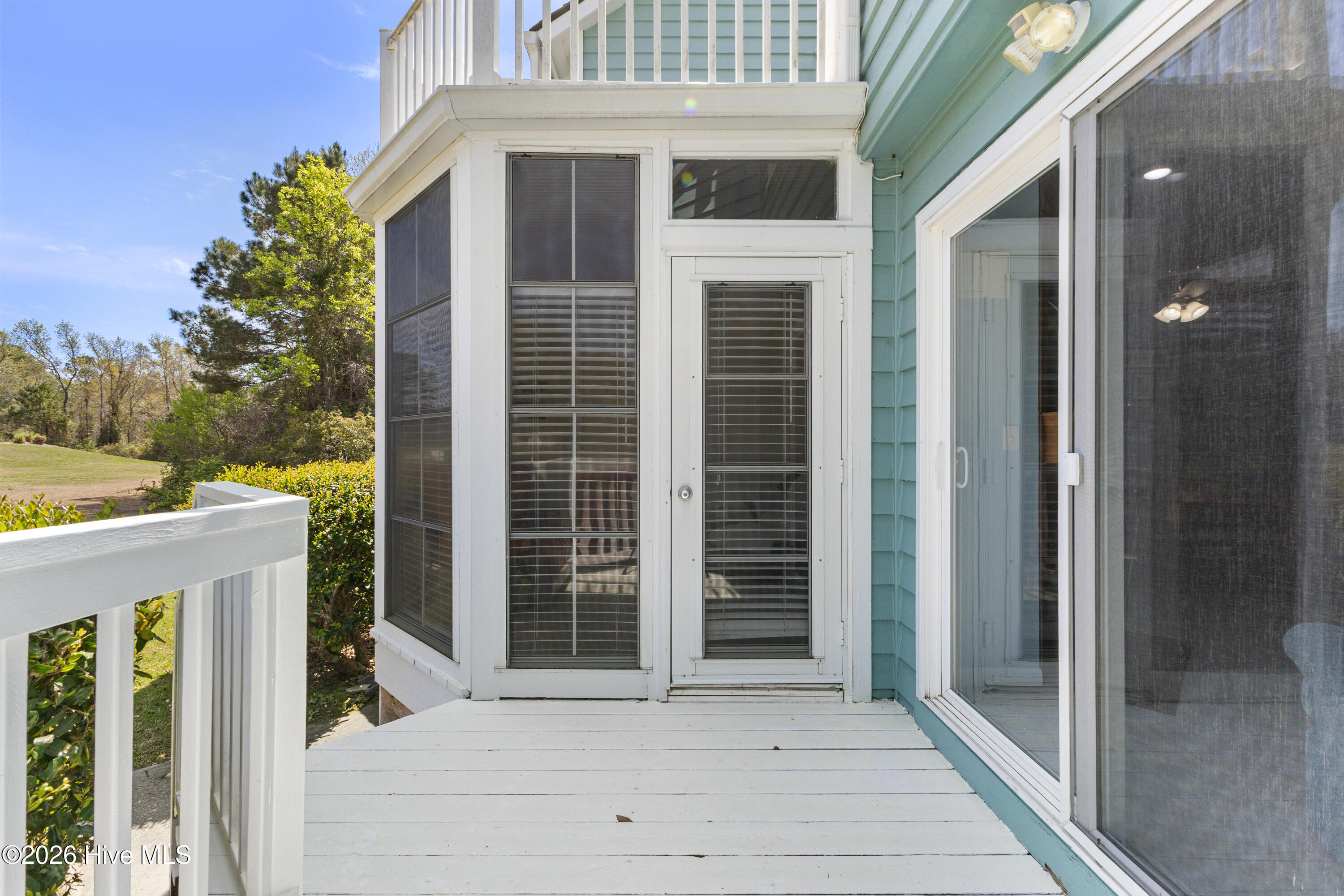 100562727 | Photo 24