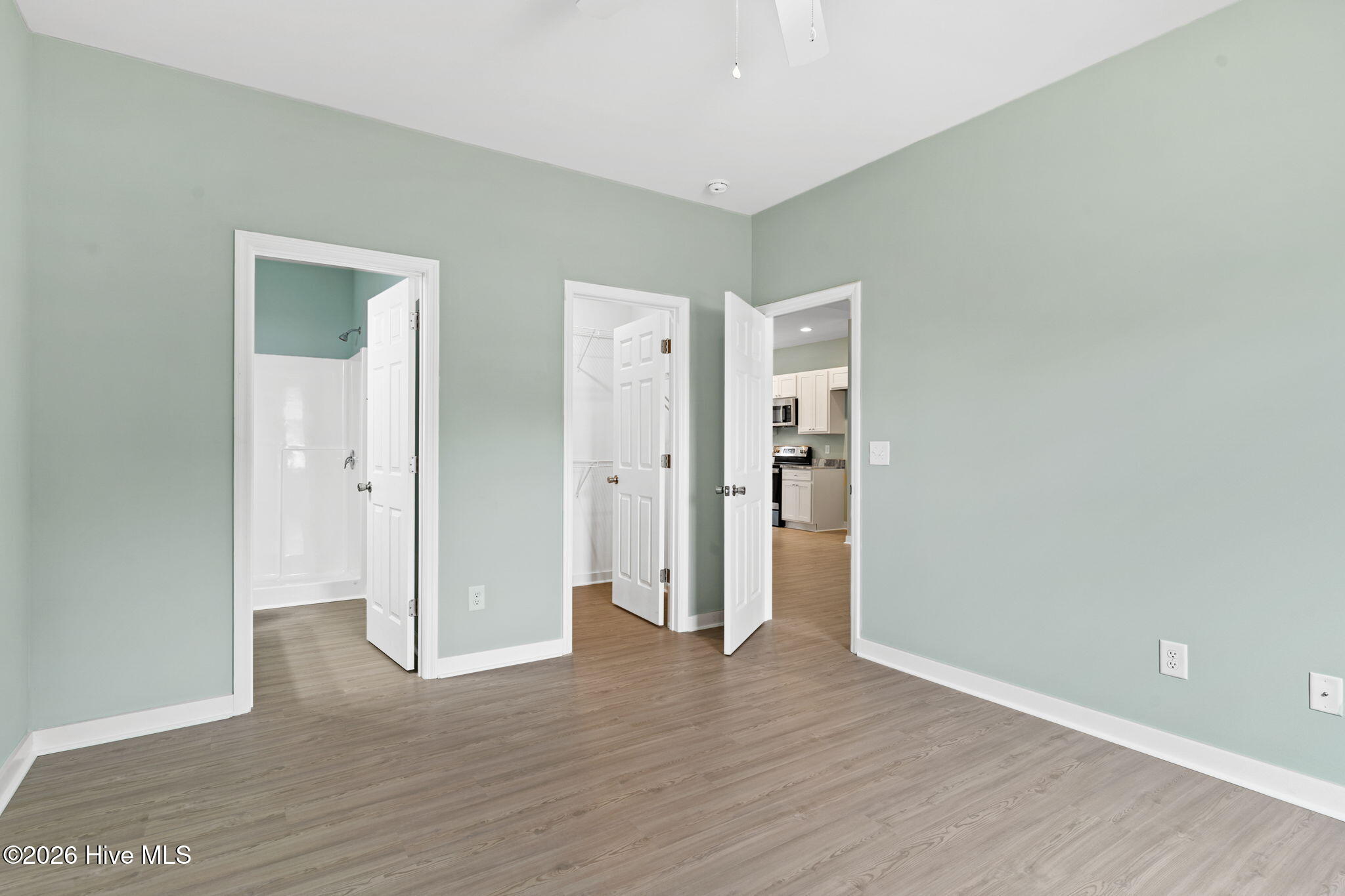 100550129 | Photo 12