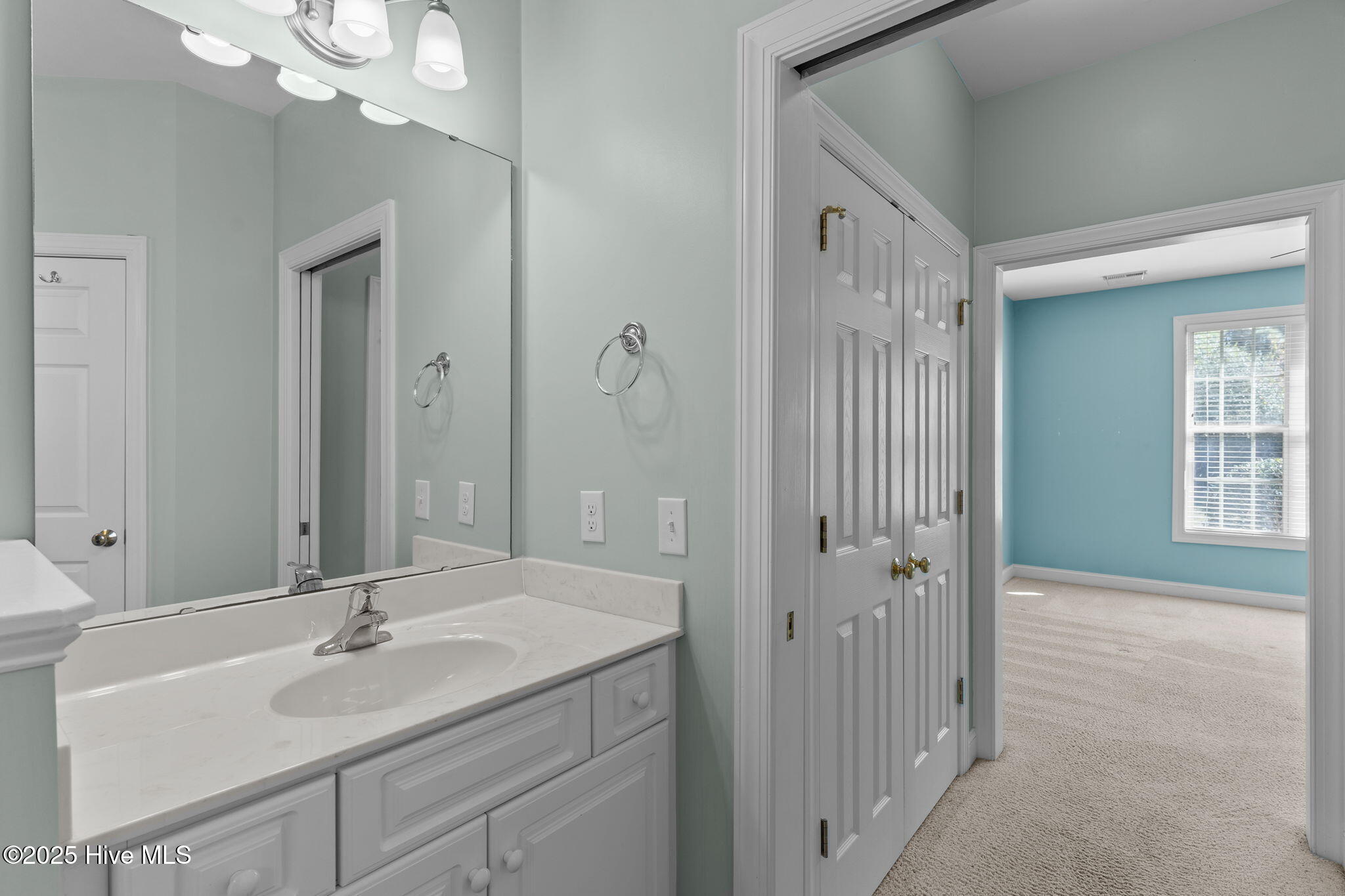 100541169 | Photo 22