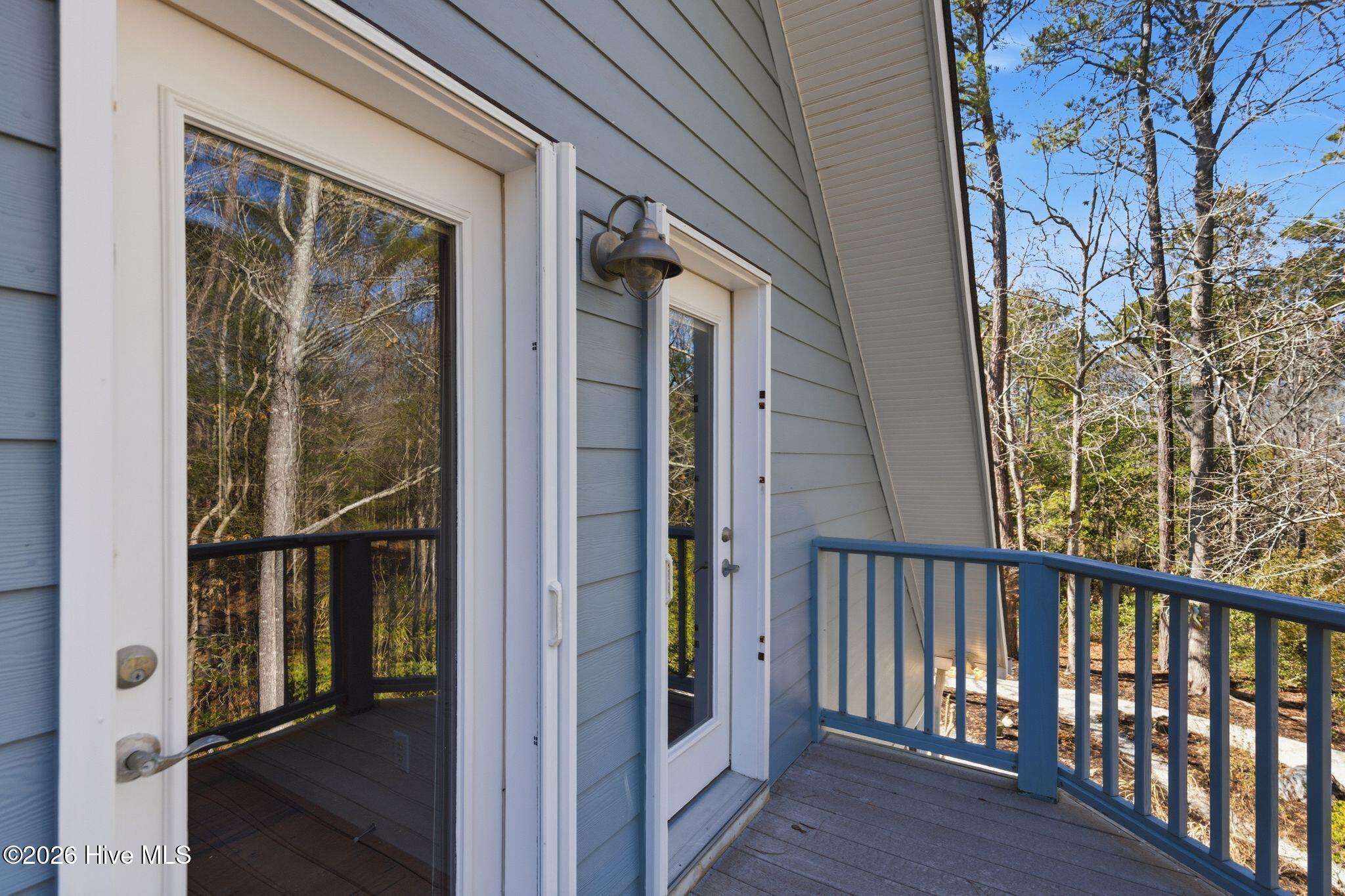 100555834 | Photo 101