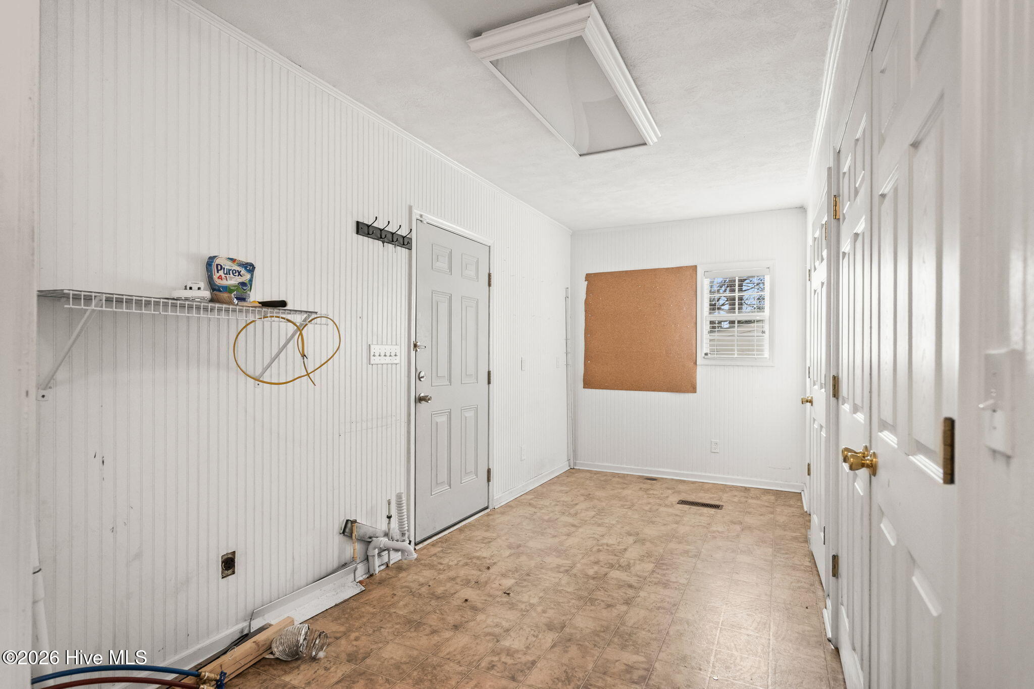 100549588 | Photo 32