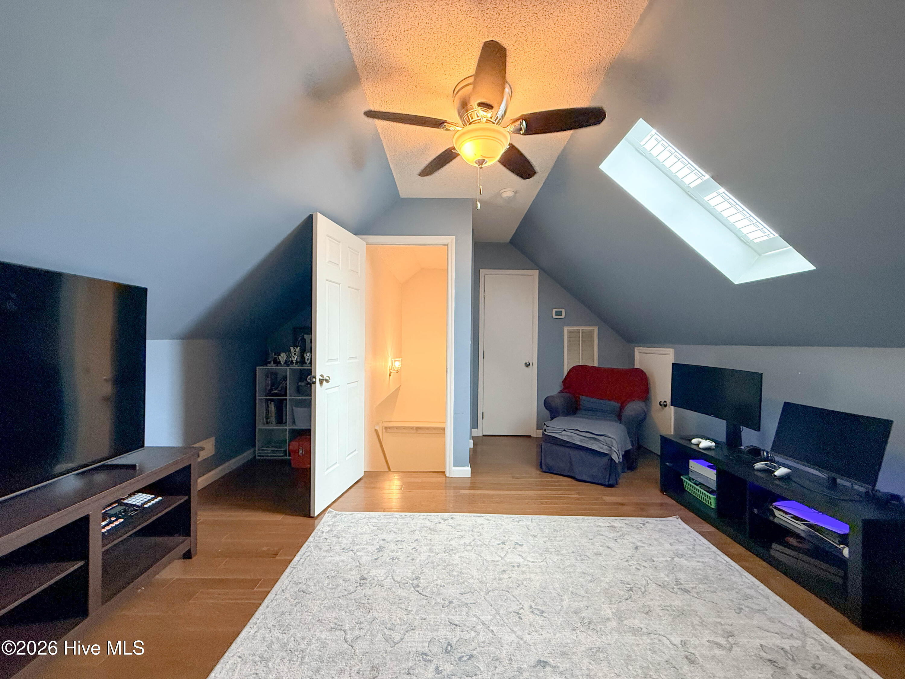 100549521 | Photo 65