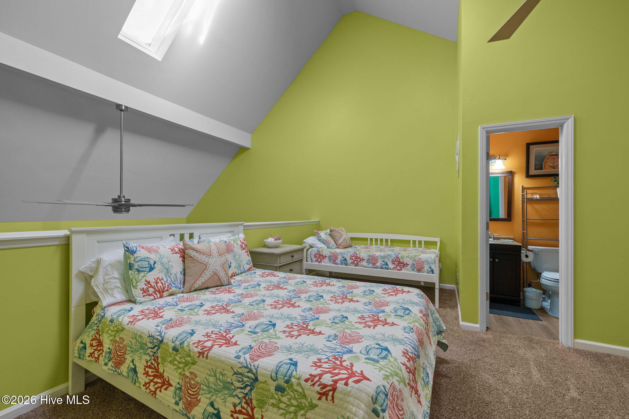 100550308 | Photo 26