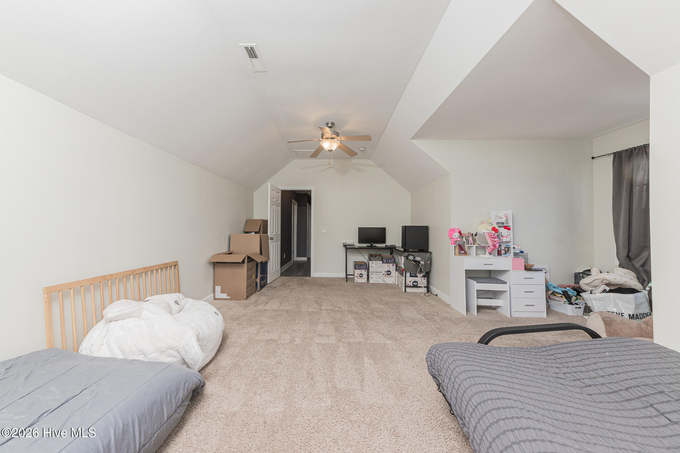 100554733 | Photo 35