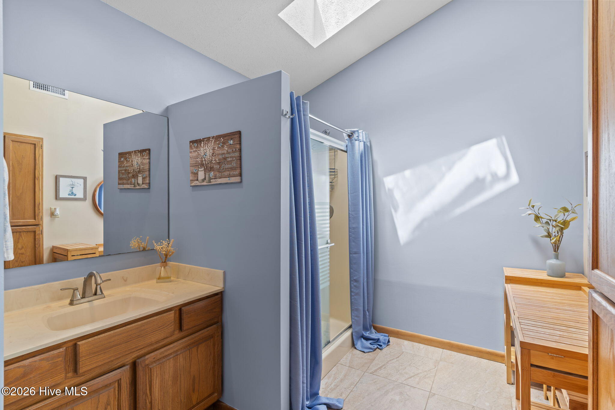 100568995 | Photo 25