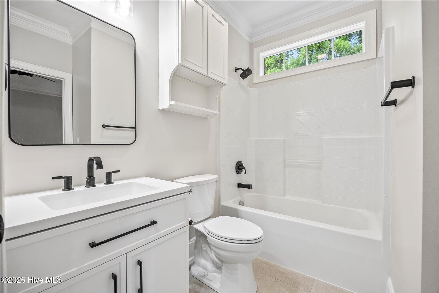 100560992 | Photo 24