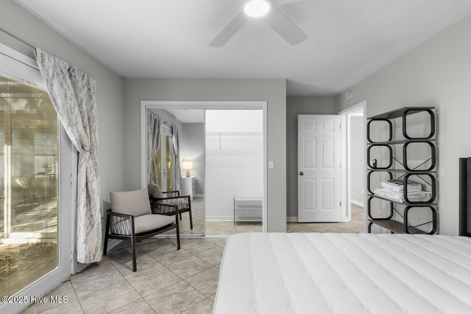 100535668 | Photo 32