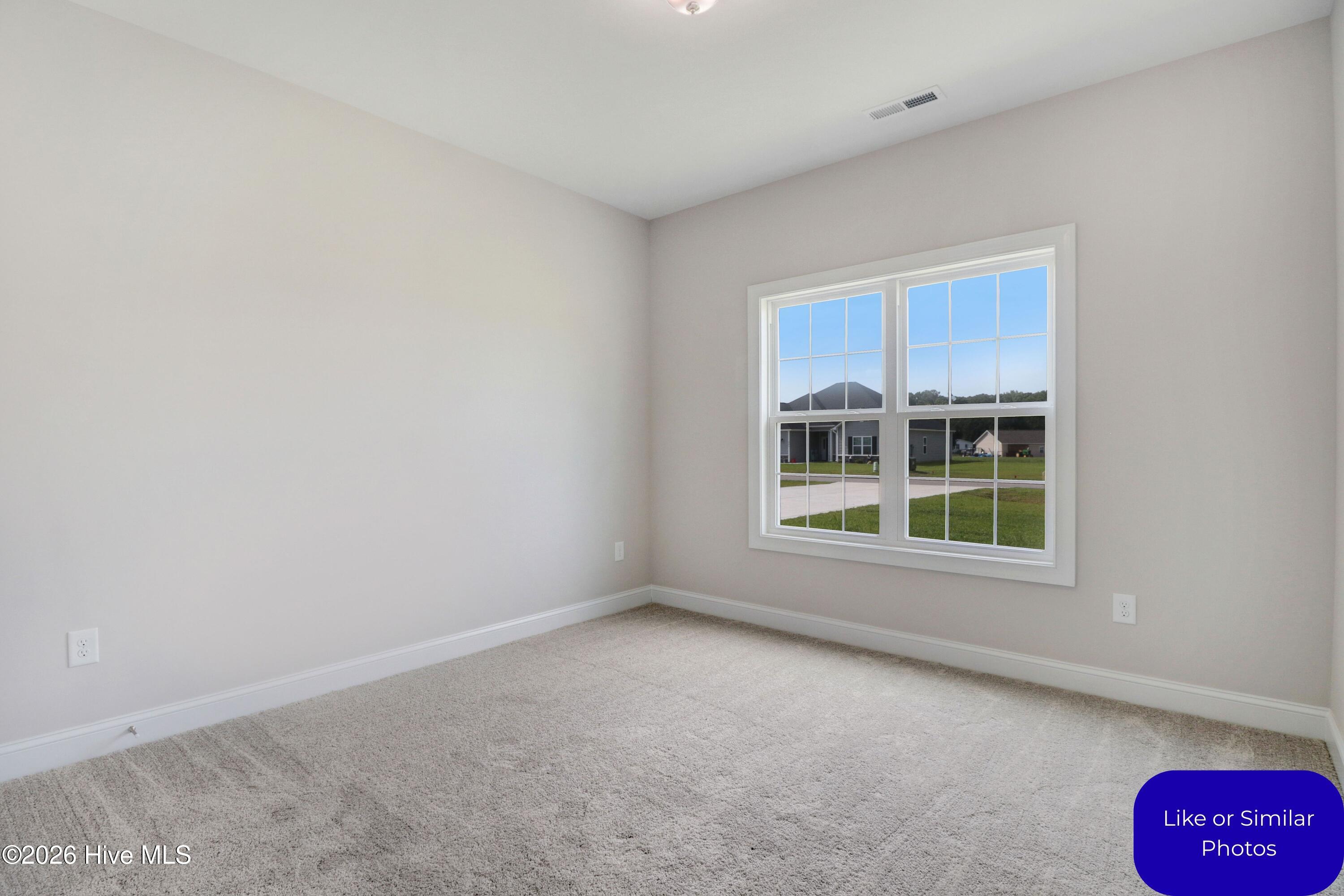 100570212 | Photo 24