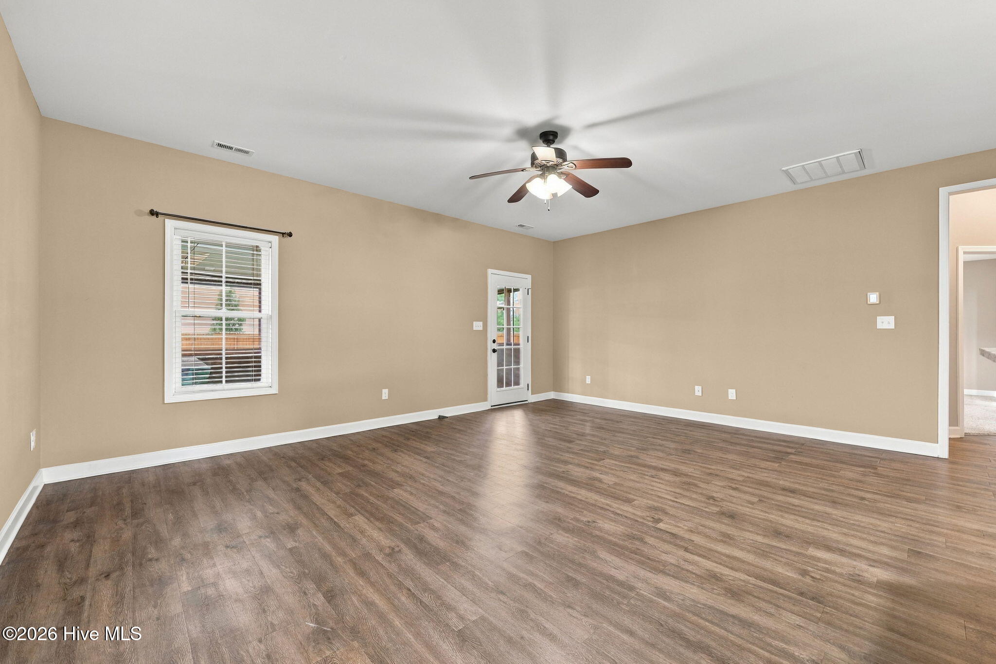 402 Kinroff Drive,Hubert