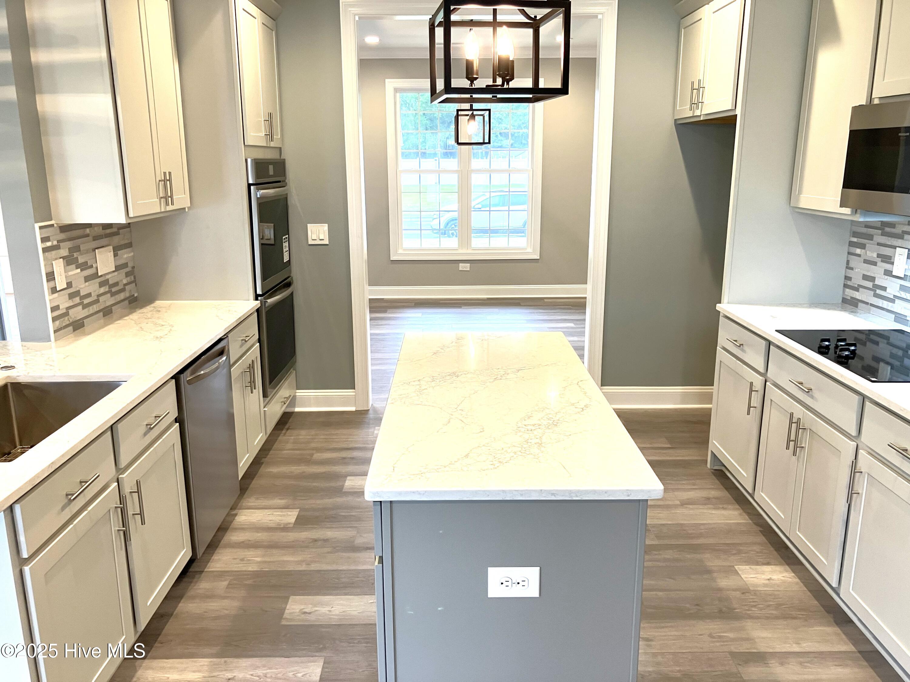 100514159 | Photo 11