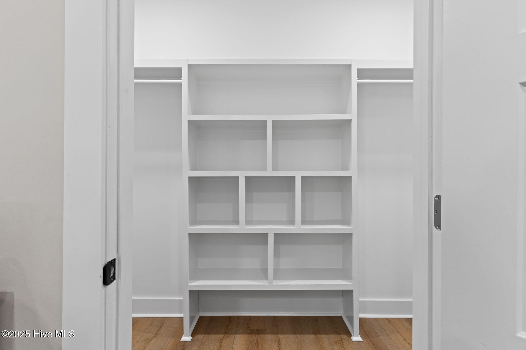 100537553 | Photo 33