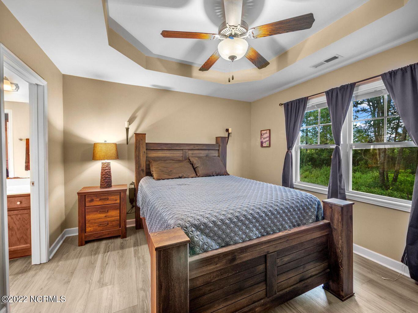 100559419 | Photo 22