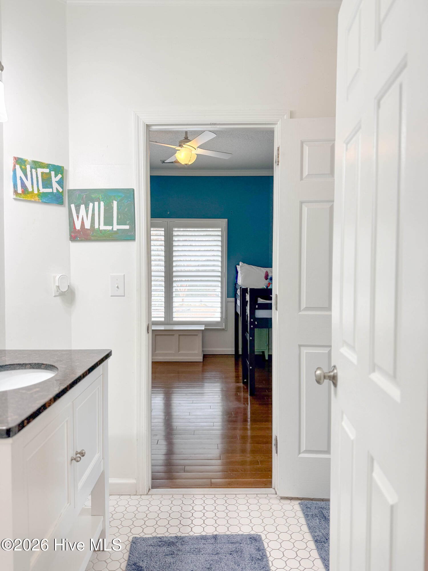 100549521 | Photo 55