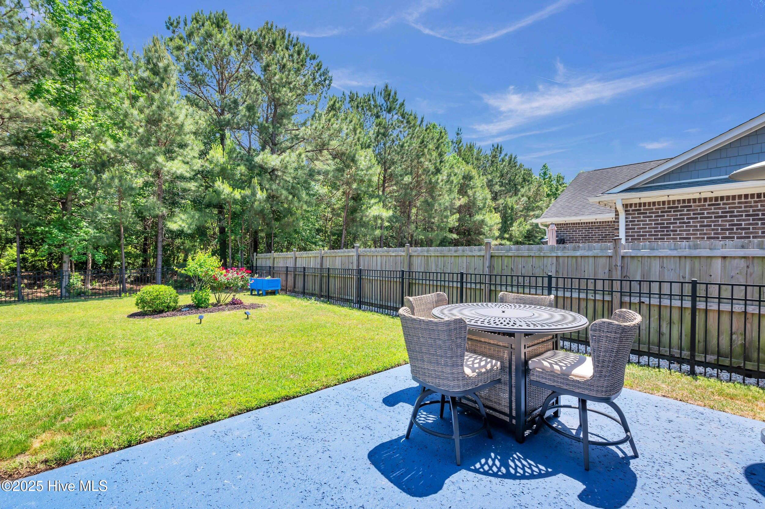 100506043 | Photo 37