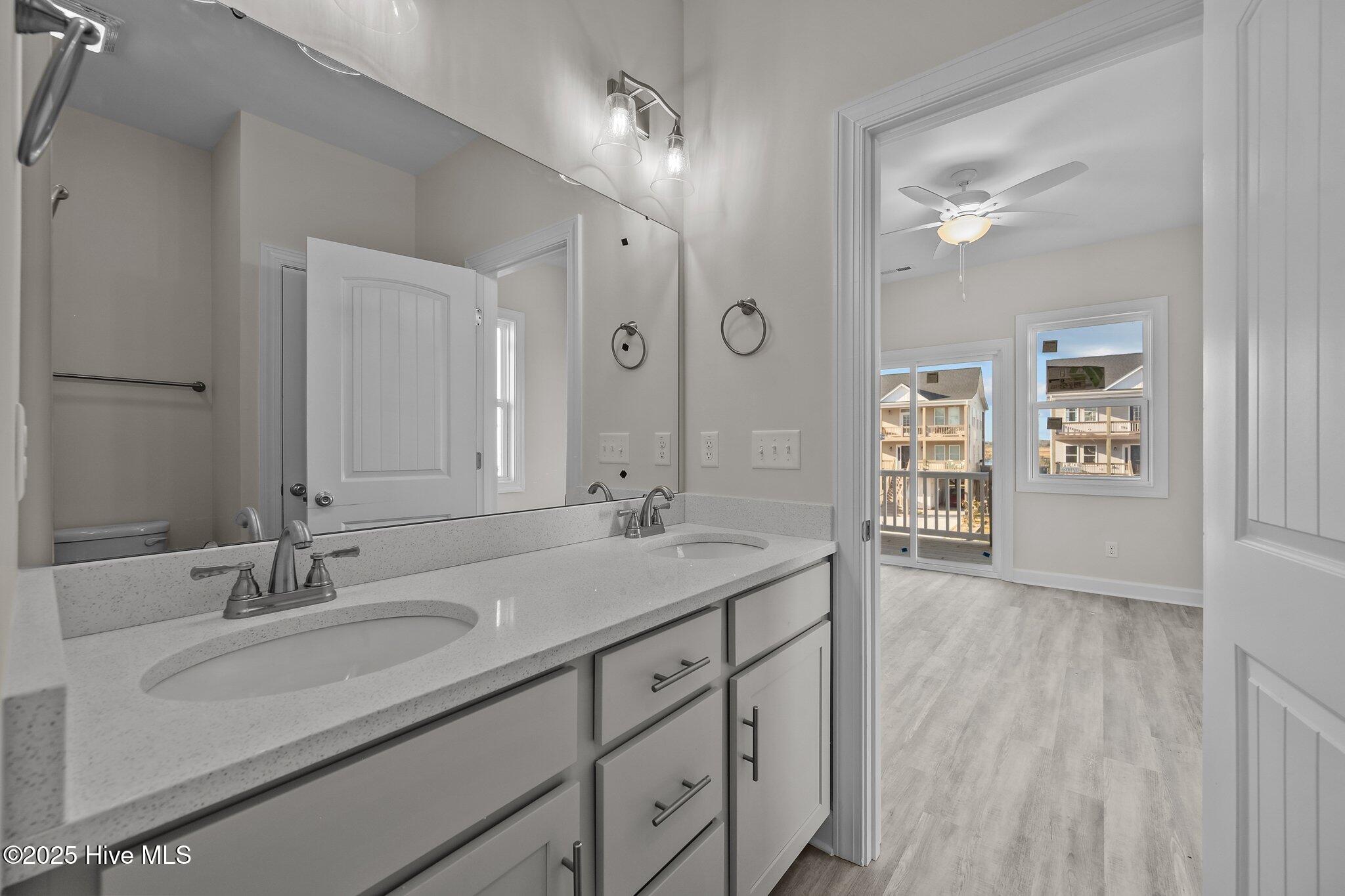 100509582 | Photo 16