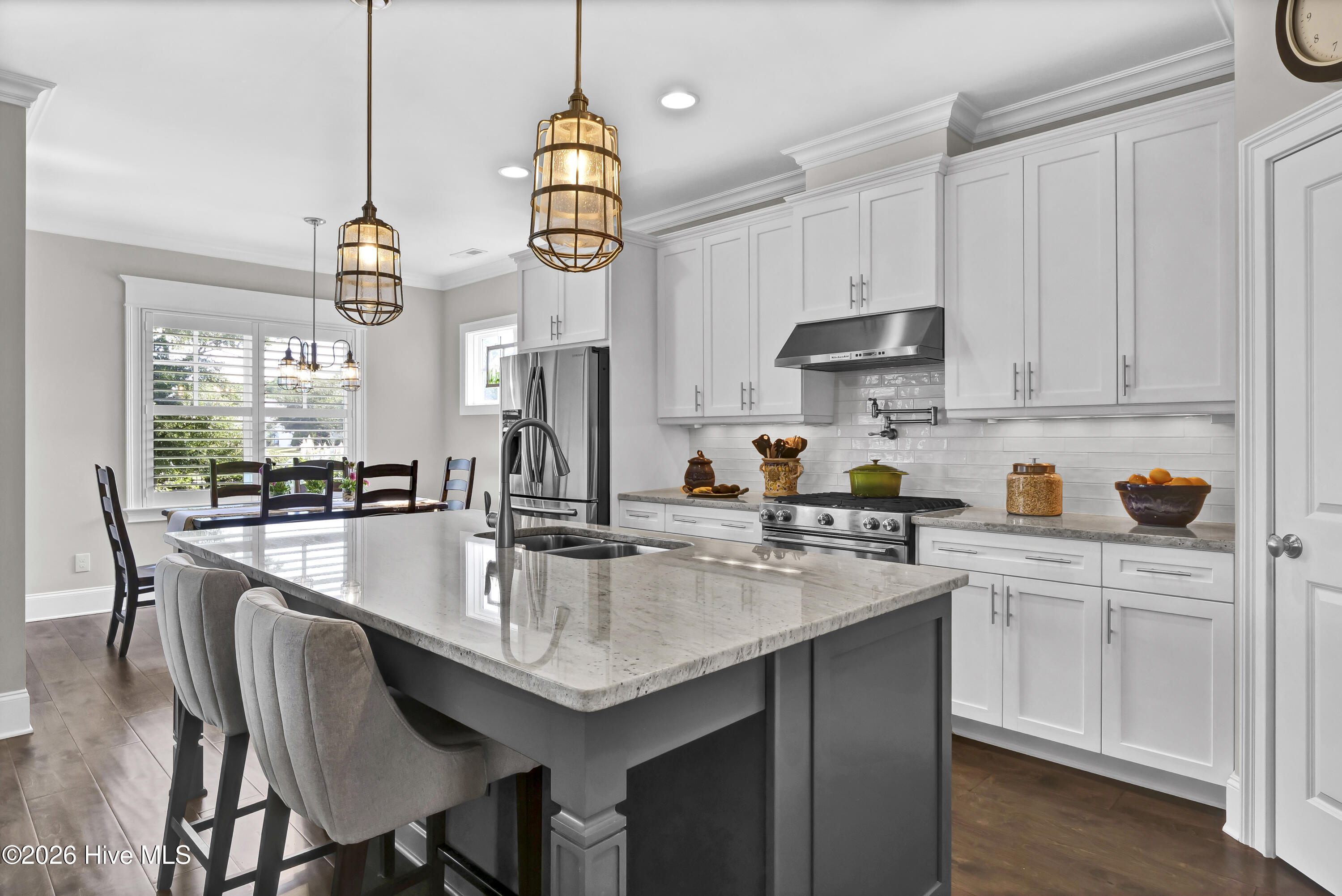 100569148 | Photo 21