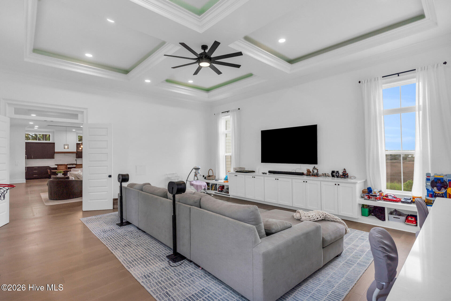 100553549 | Photo 24