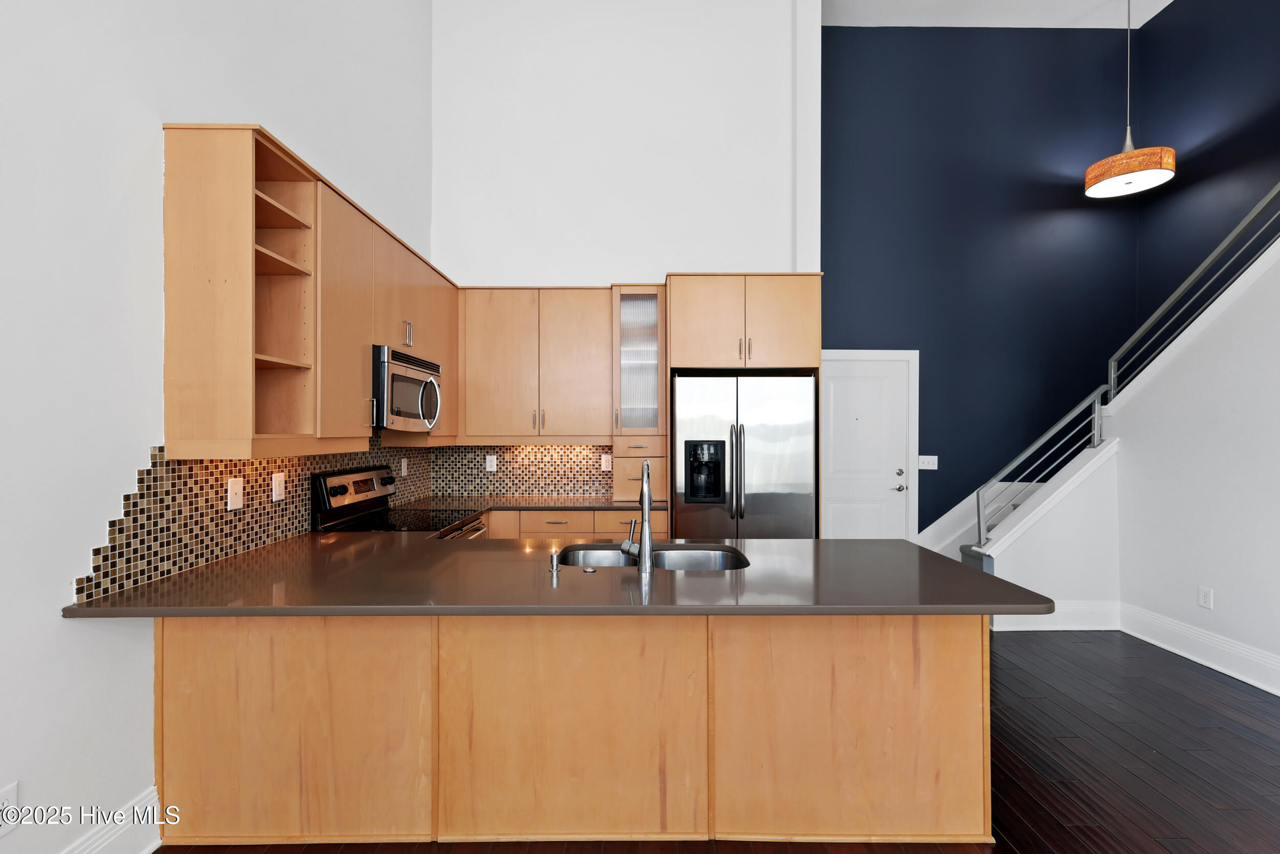 100523364 | Photo 19