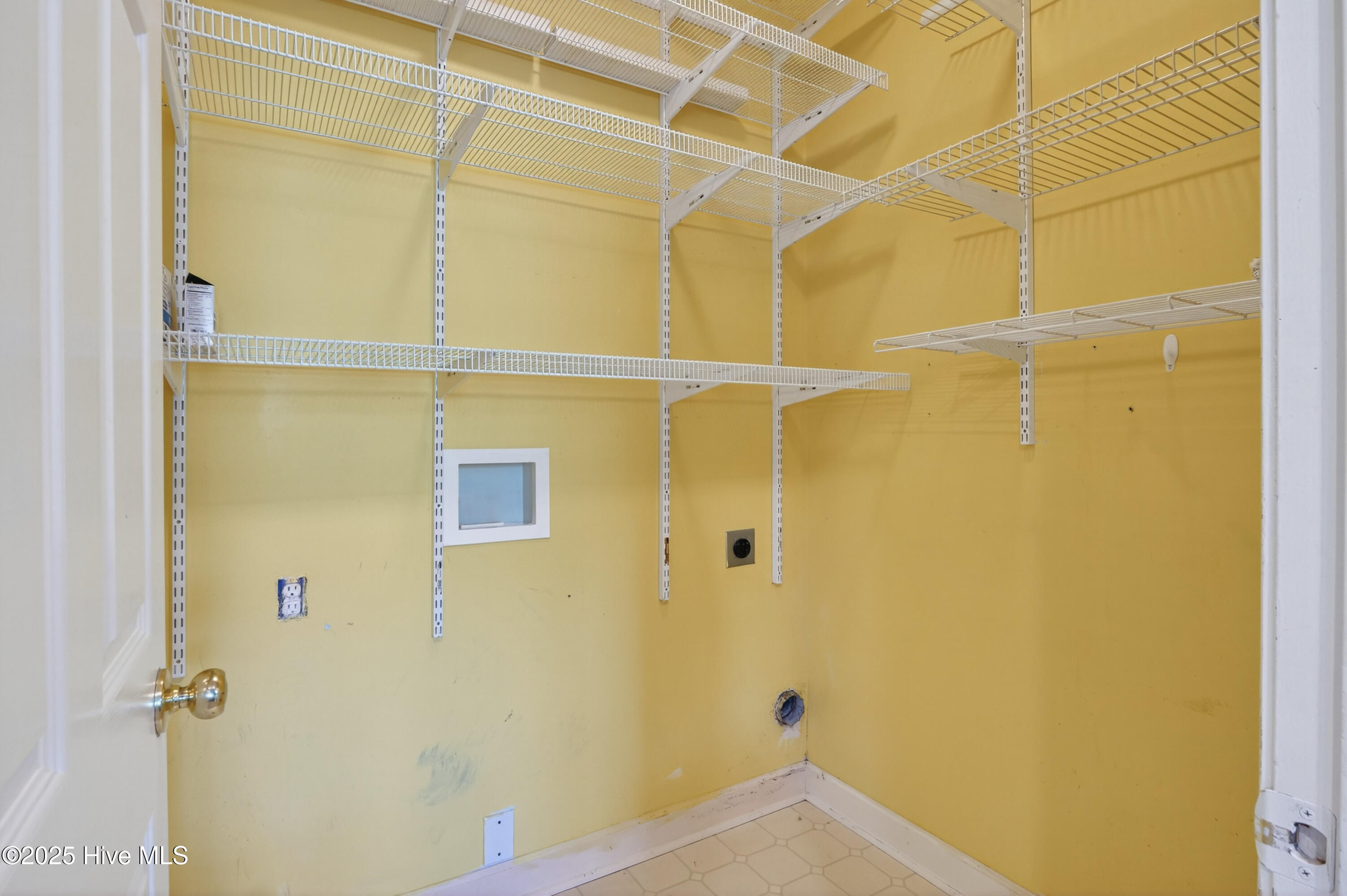 100526304 | Photo 24