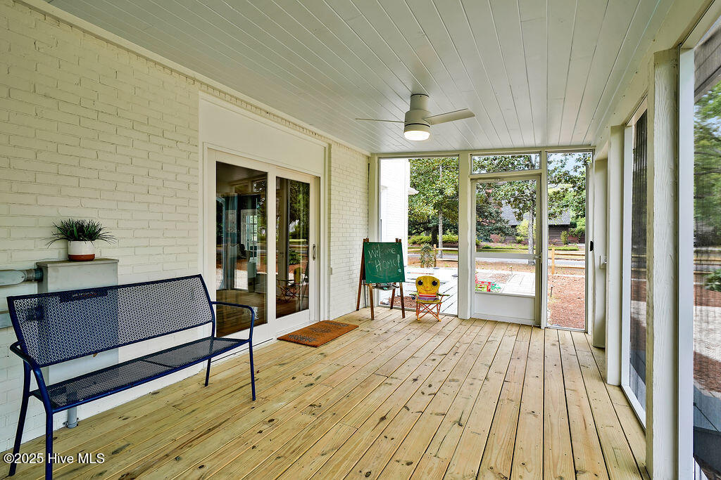 100528025 | Photo 32