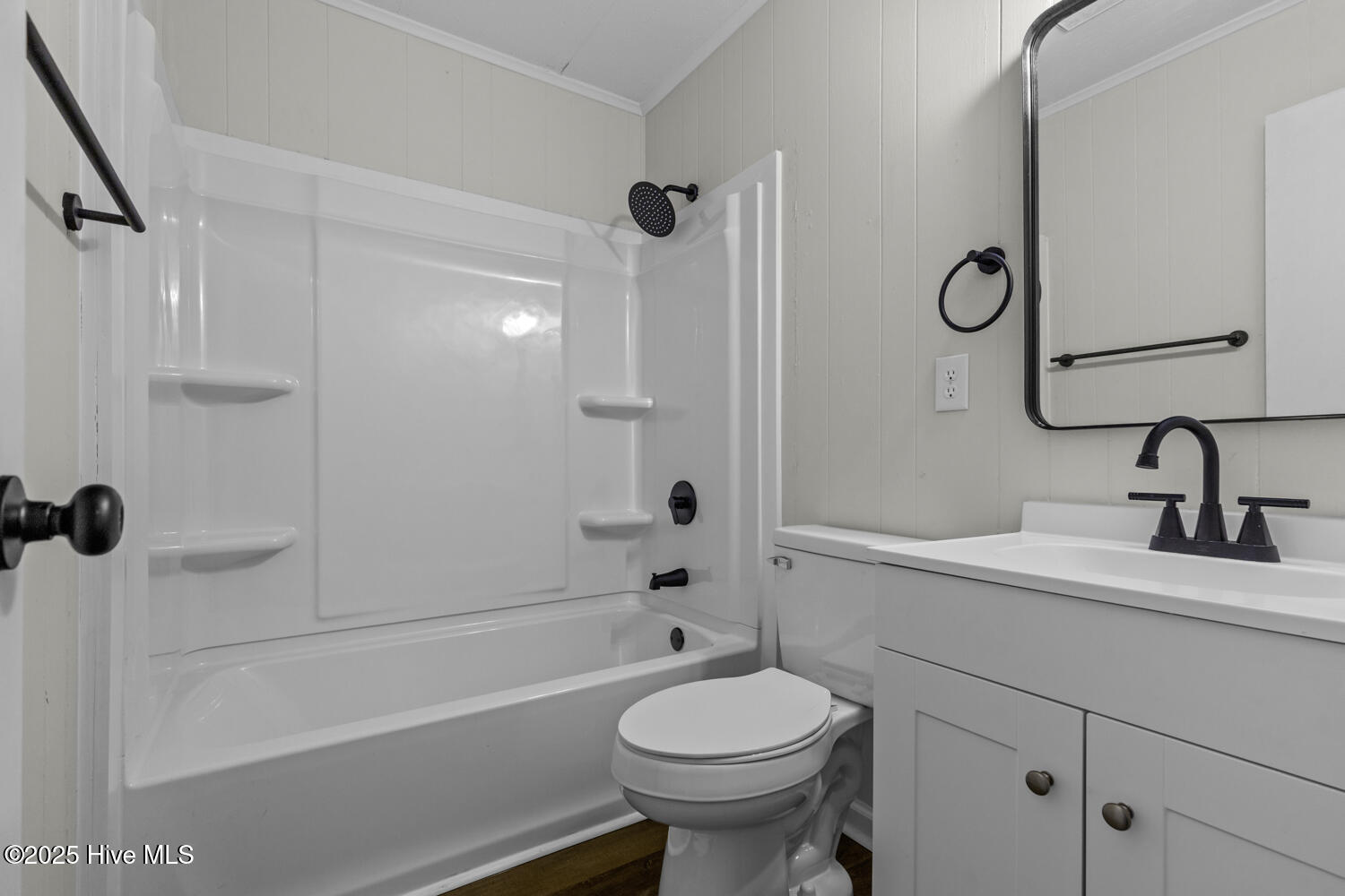 100546120 | Photo 10