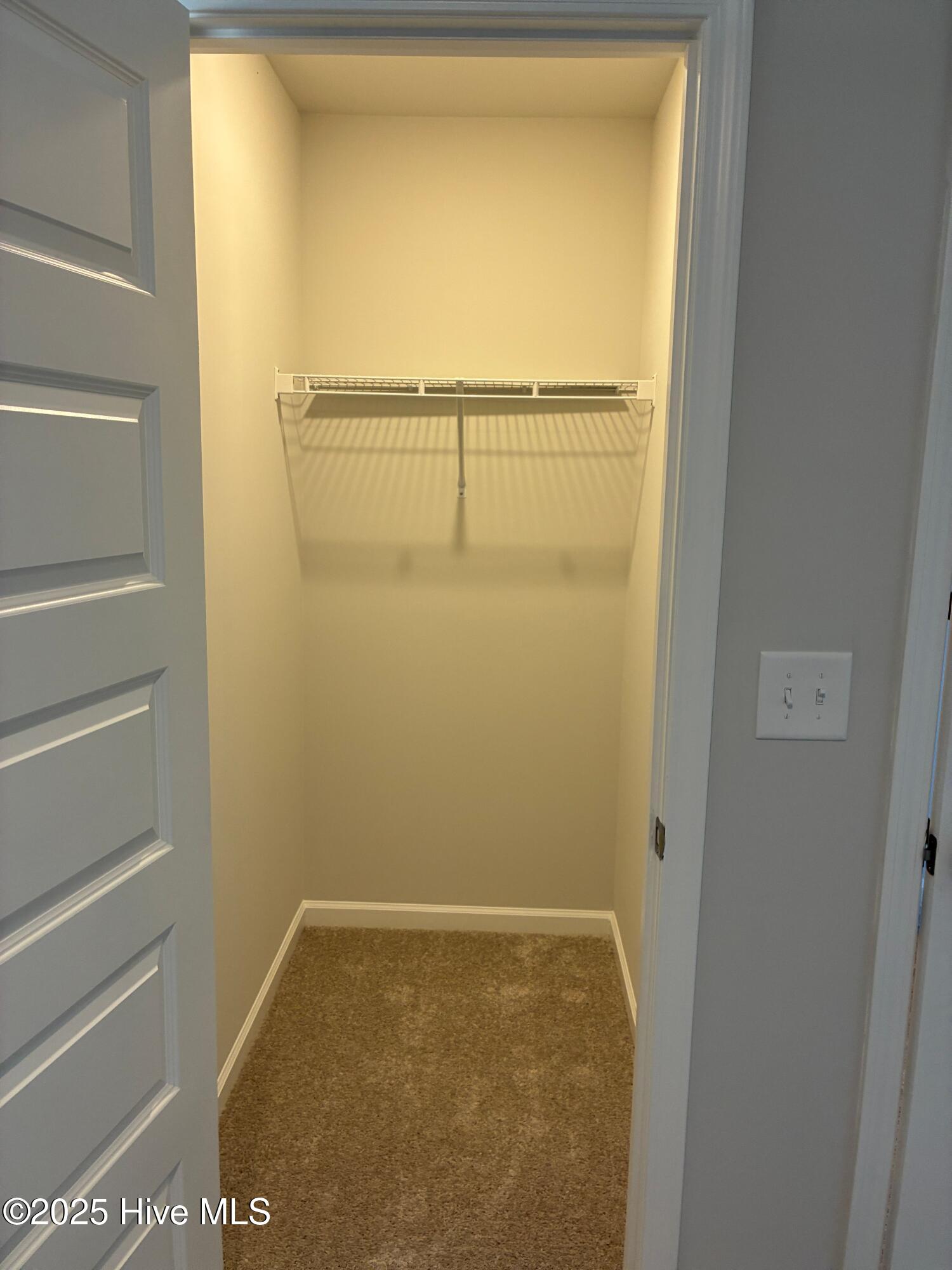 100543140 | Photo 46