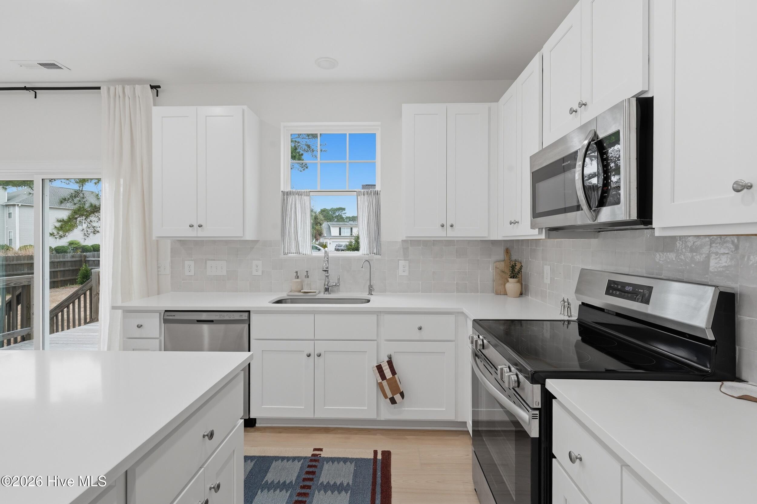 100559477 | Photo 12