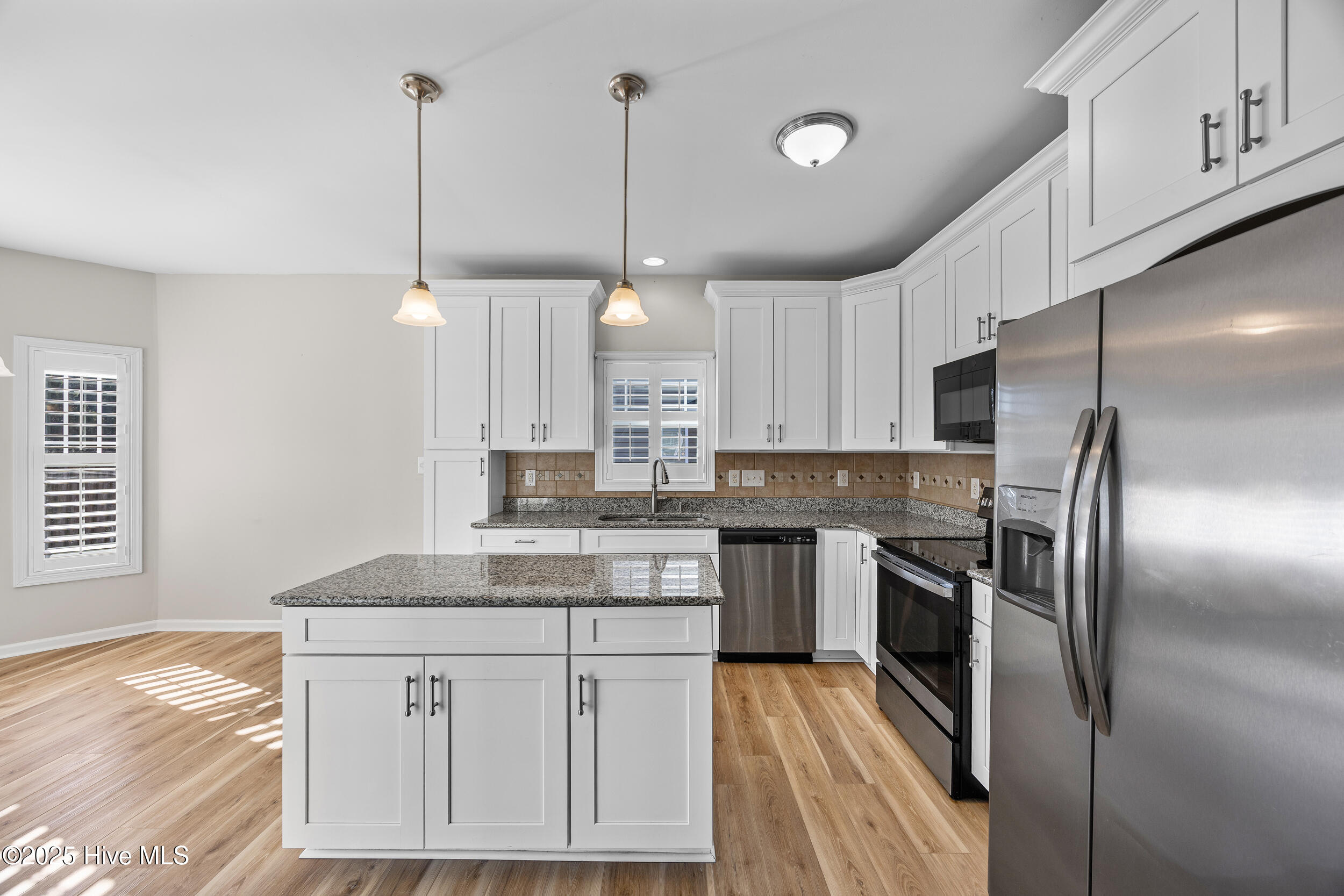 100546907 | Photo 12