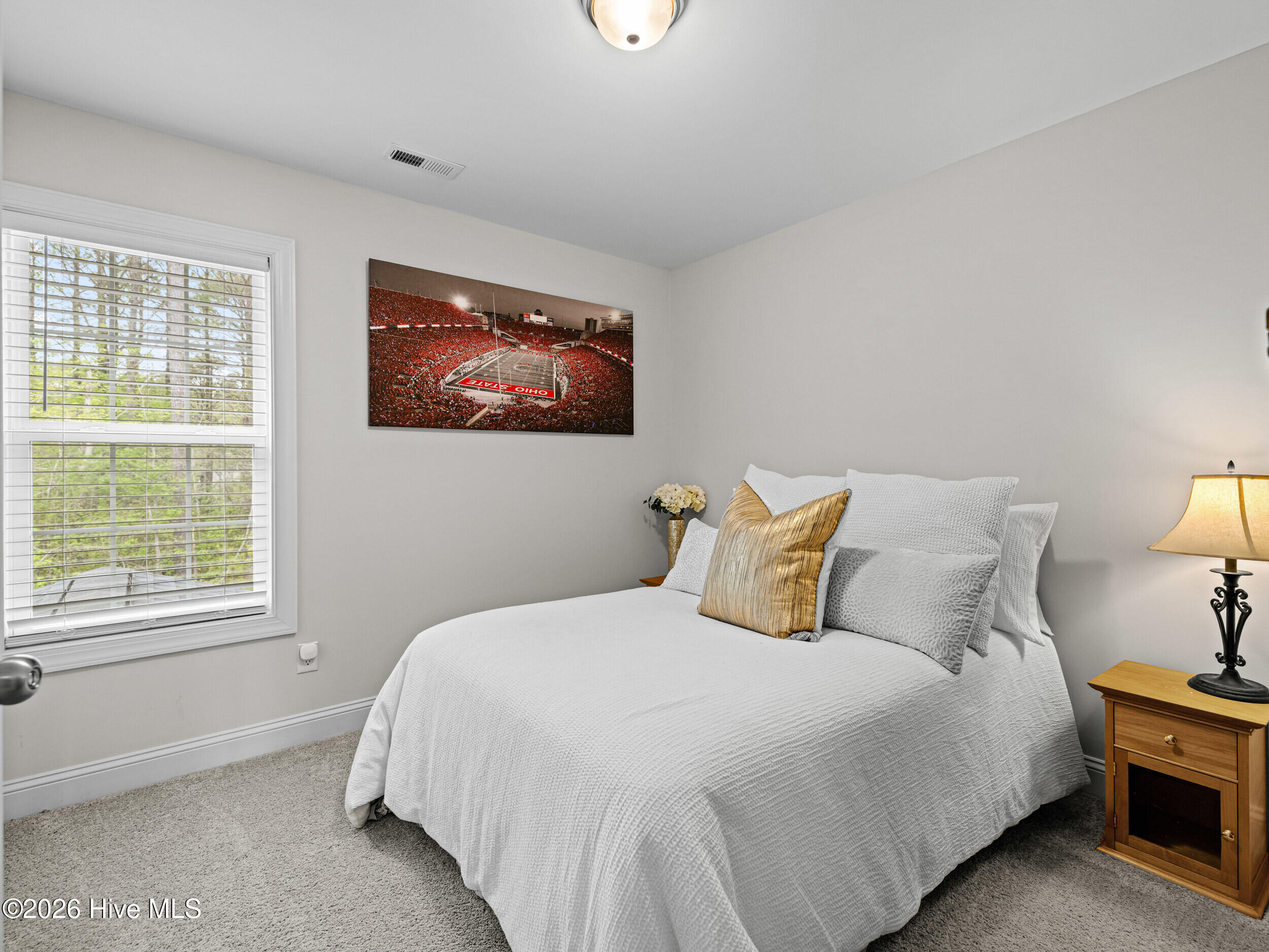 100569509 | Photo 51