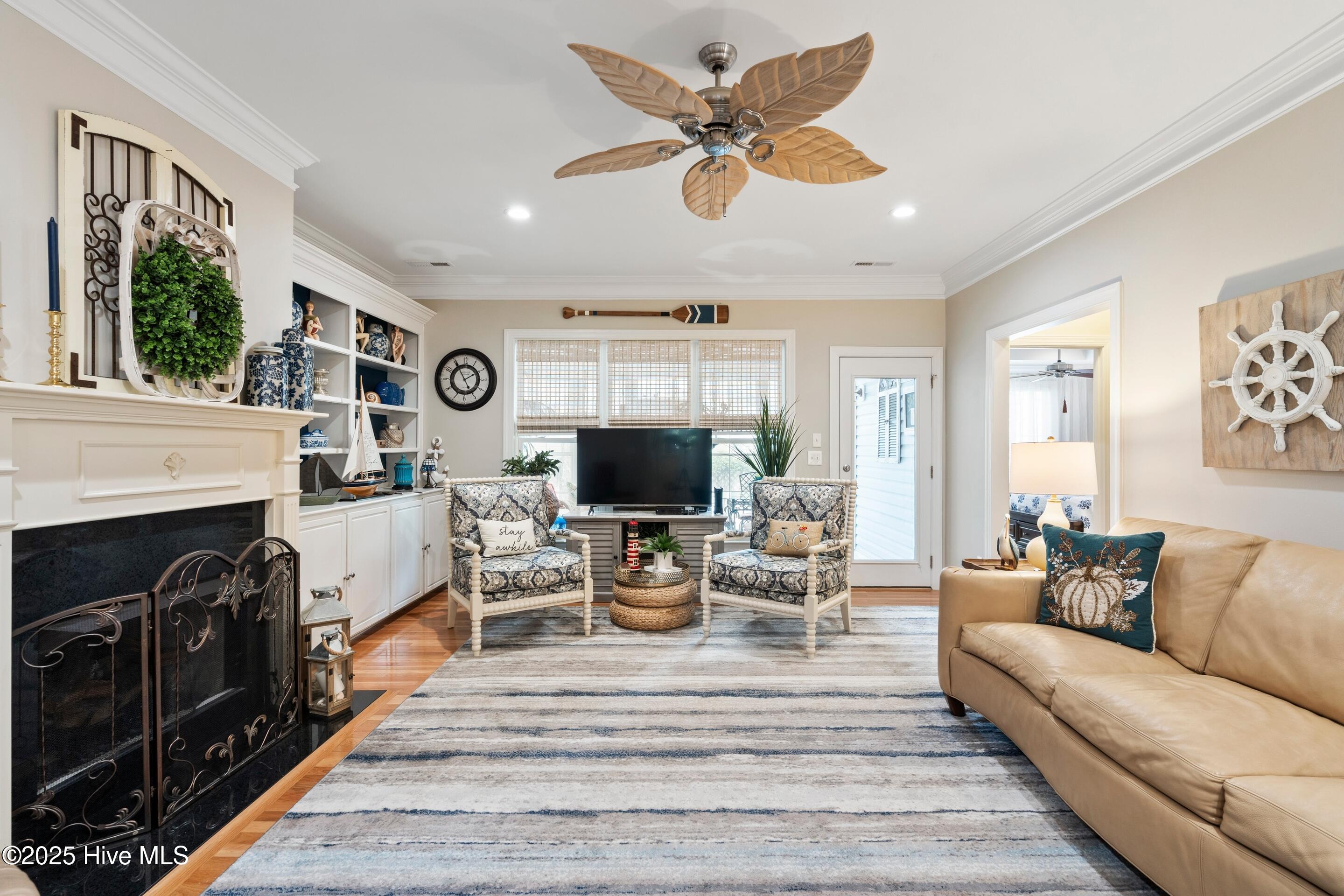 100525982 | Photo 12