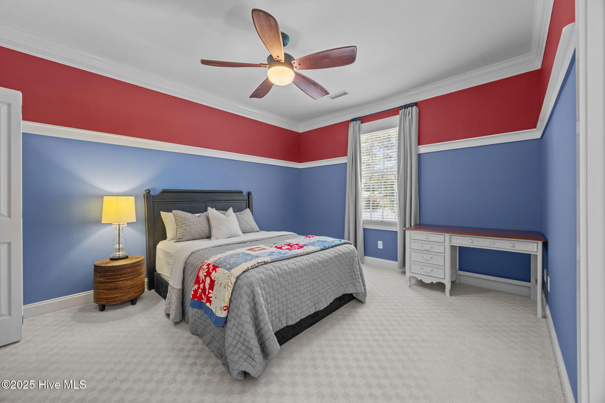 100518834 | Photo 38