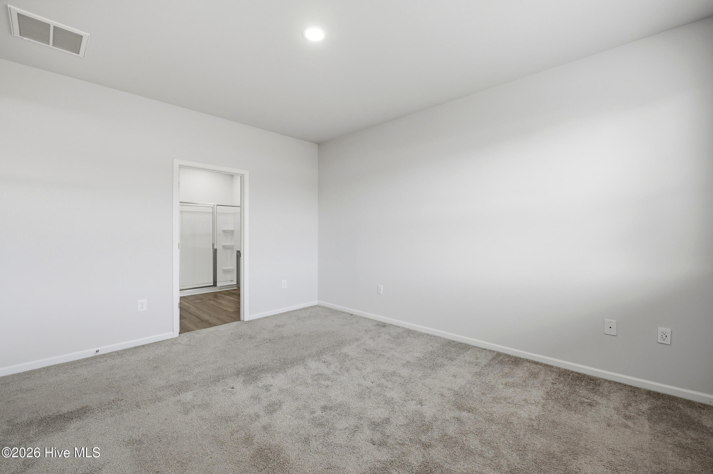 100563269 | Photo 16