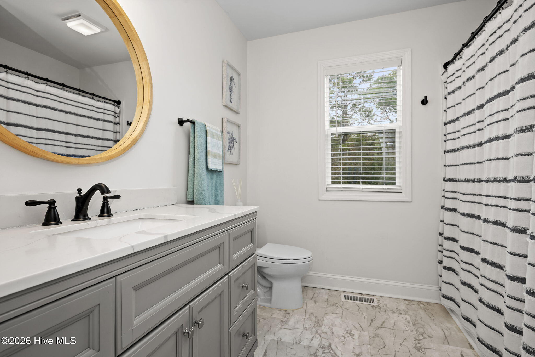 100557272 | Photo 37