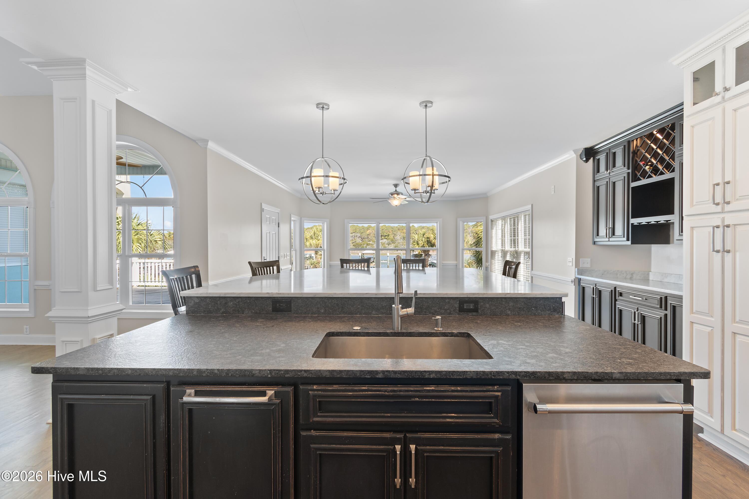 100566574 | Photo 12