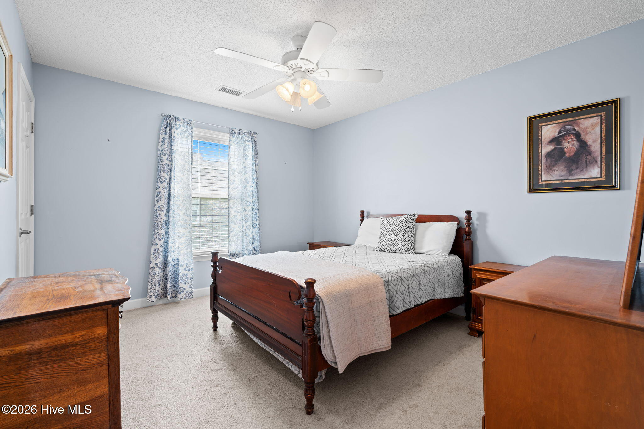 100570375 | Photo 37