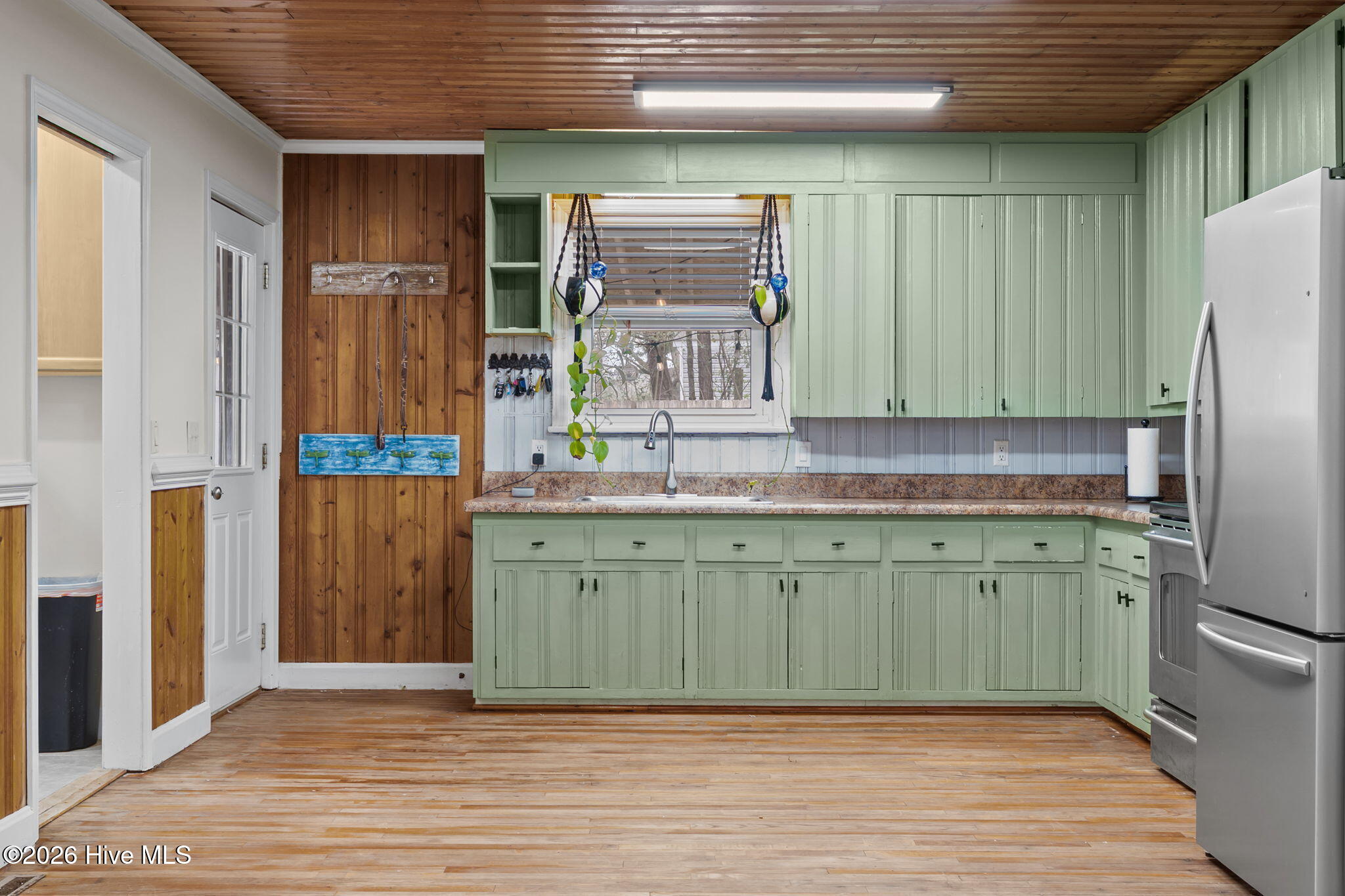 100557661 | Photo 13