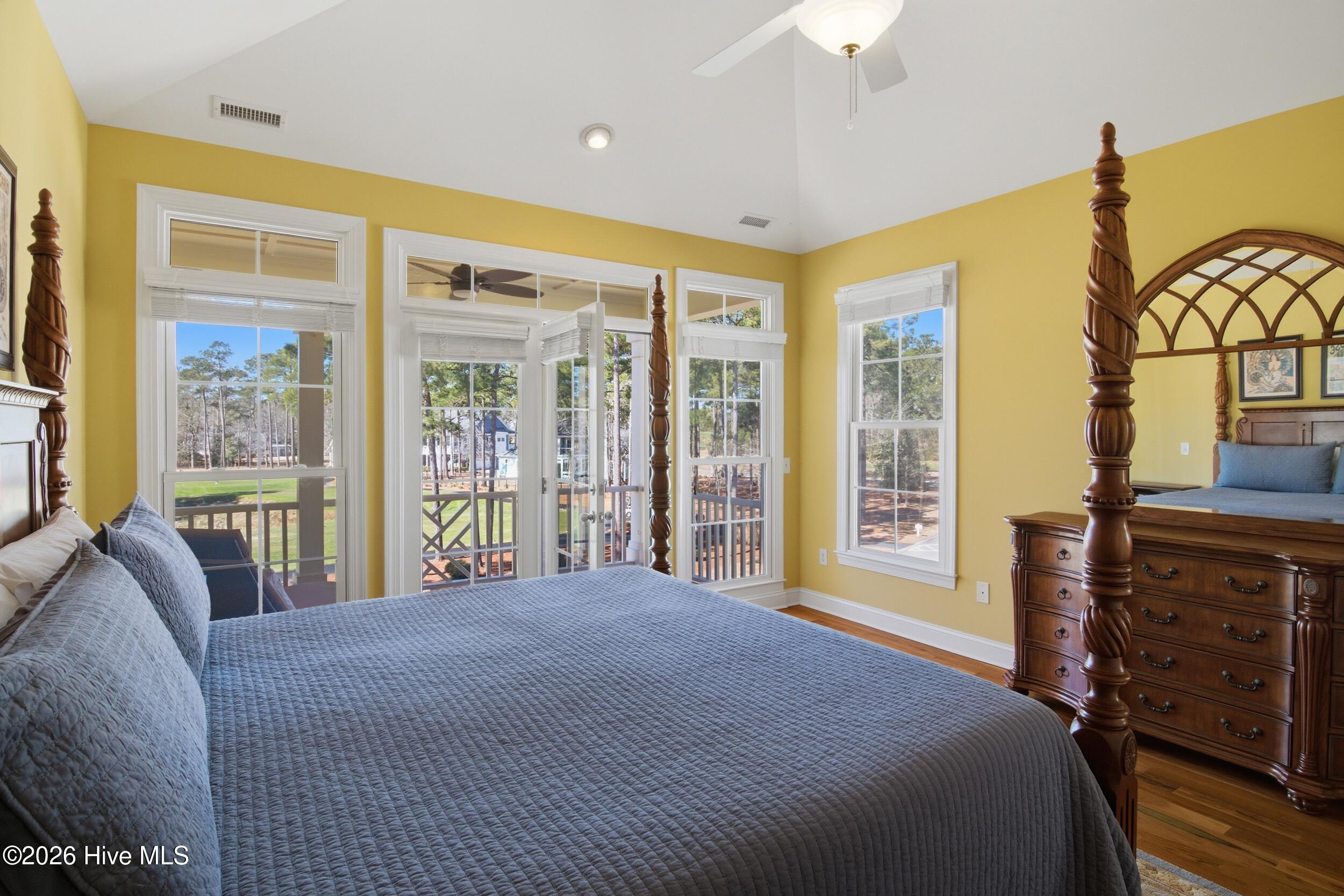 100547081 | Photo 26